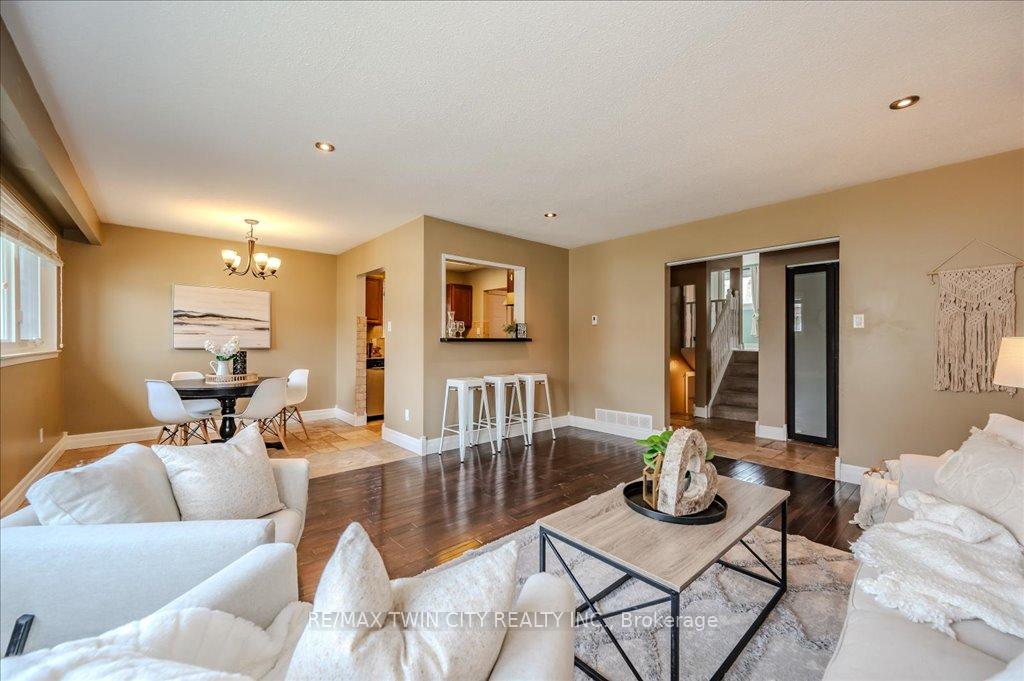 Photo 13 of 63 Markwood Drive, Kitchener — HOMEH