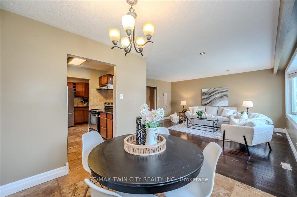 Photo 11 of 63 Markwood Drive, Kitchener — HOMEH