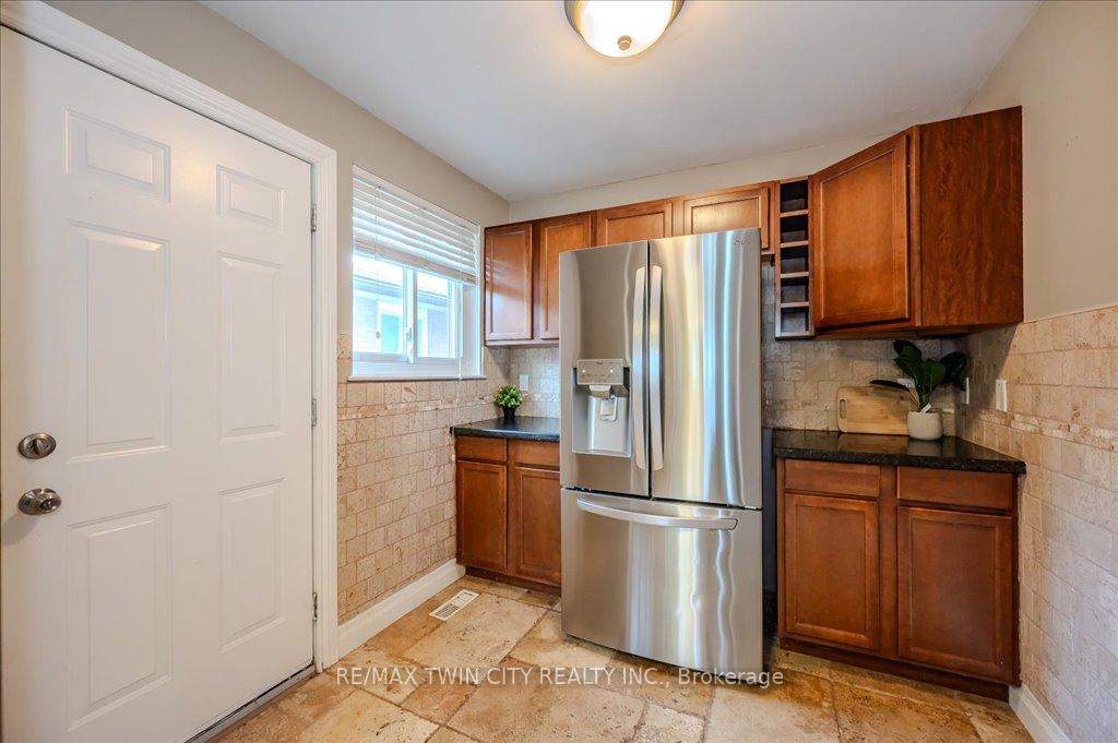 Photo 38 of 63 Markwood Drive, Kitchener — HOMEH