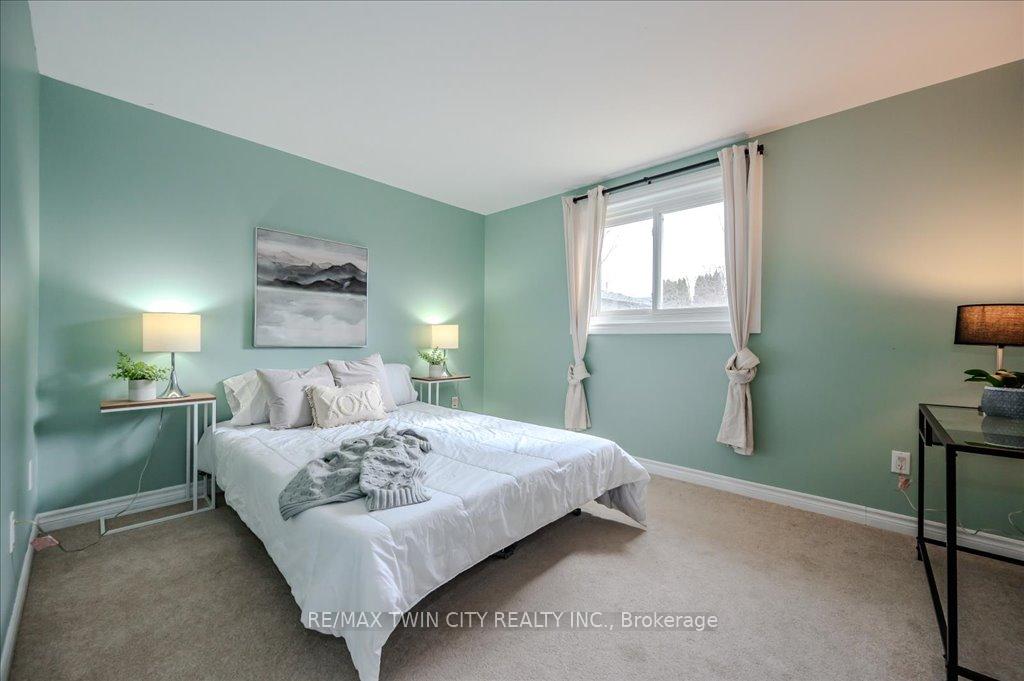 Photo 19 of 63 Markwood Drive, Kitchener — HOMEH