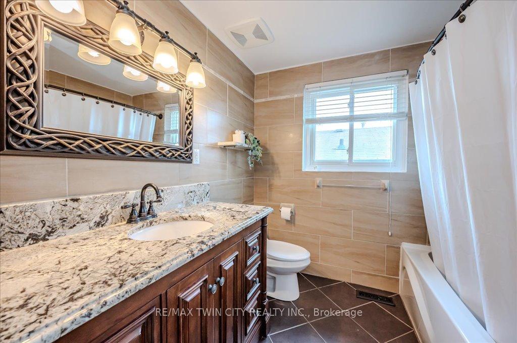 Photo 27 of 63 Markwood Drive, Kitchener — HOMEH