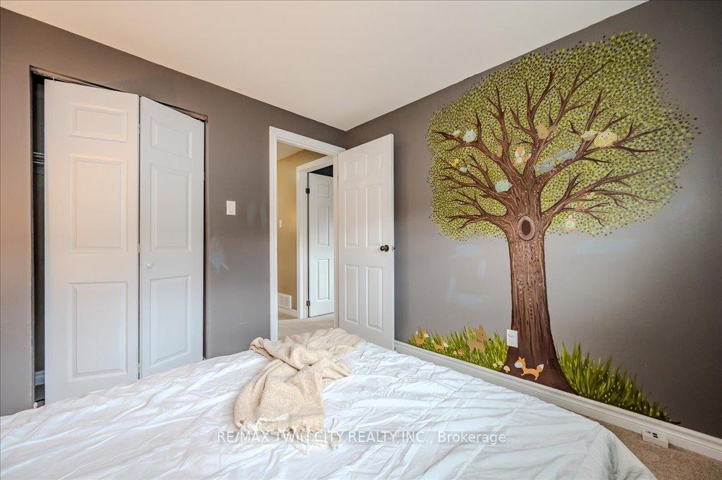 Photo 20 of 63 Markwood Drive, Kitchener — HOMEH