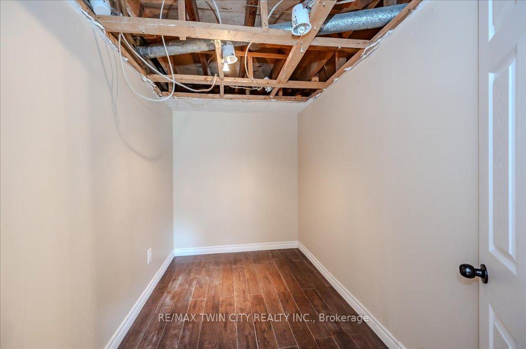 Photo 35 of 63 Markwood Drive, Kitchener — HOMEH