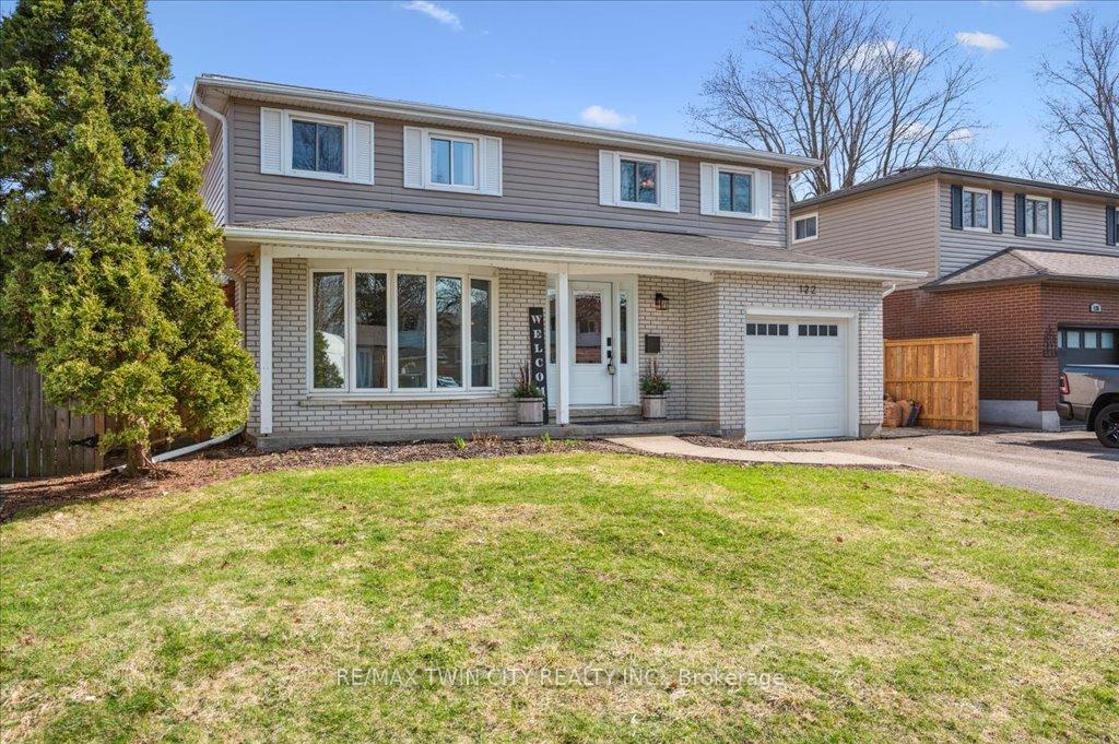 Photo 4 of 122 Forestwood Drive, Kitchener — HOMEH