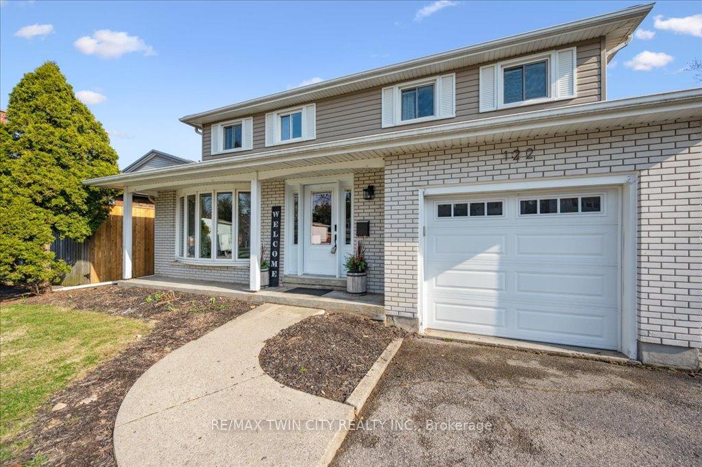 Photo 2 of 122 Forestwood Drive, Kitchener — HOMEH