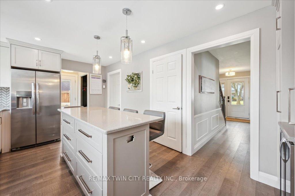 Photo 17 of 122 Forestwood Drive, Kitchener — HOMEH
