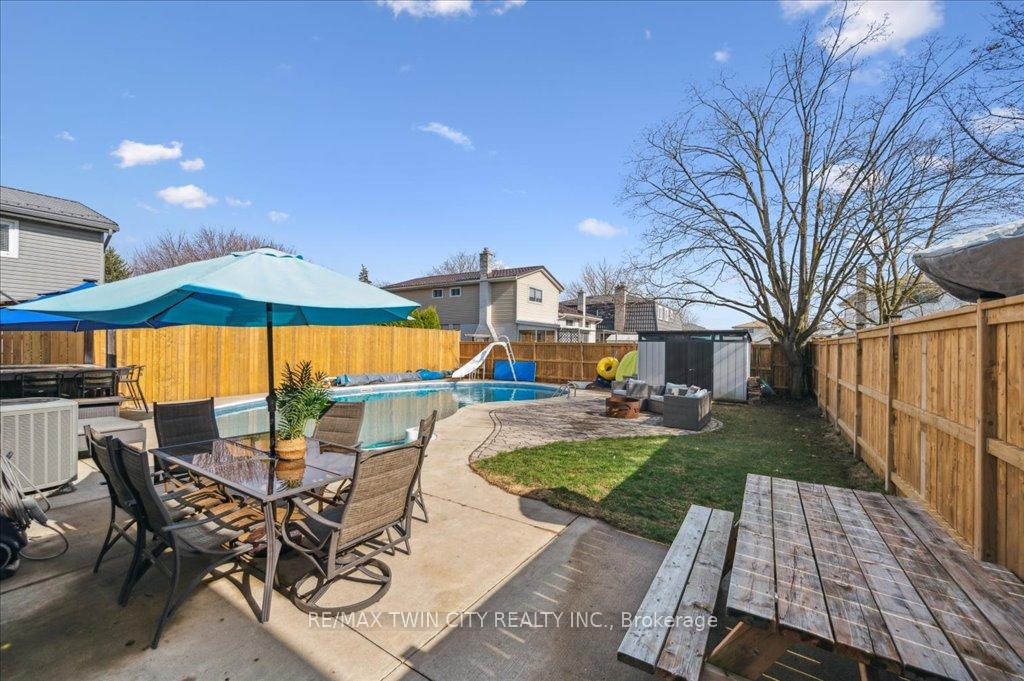 Photo 38 of 122 Forestwood Drive, Kitchener — HOMEH