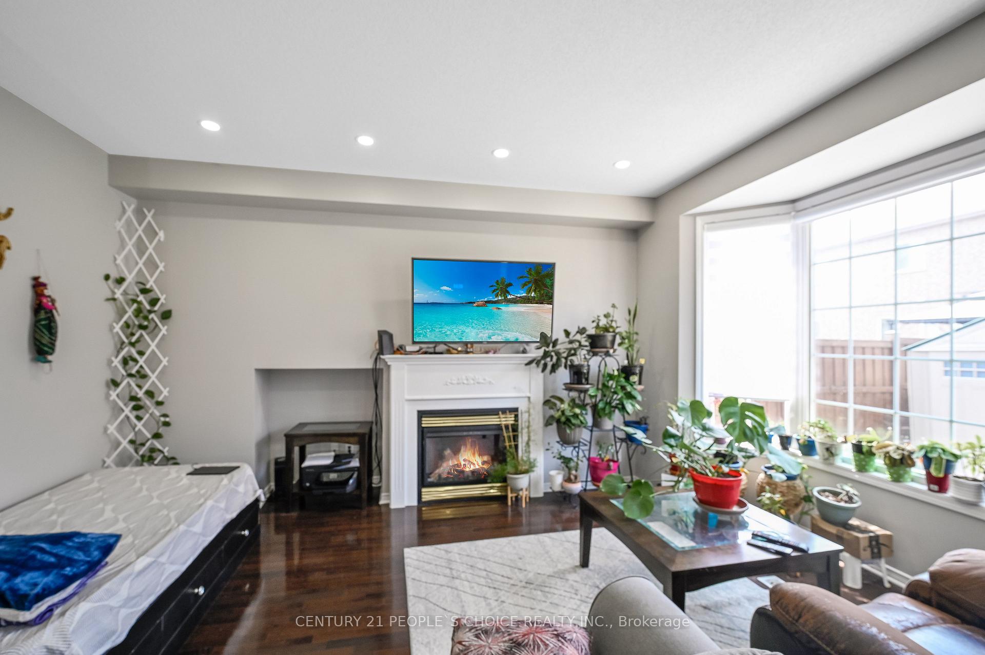 Photo 11 of 10 Ling Street, Ajax, Northwest Ajax — HOMEH
