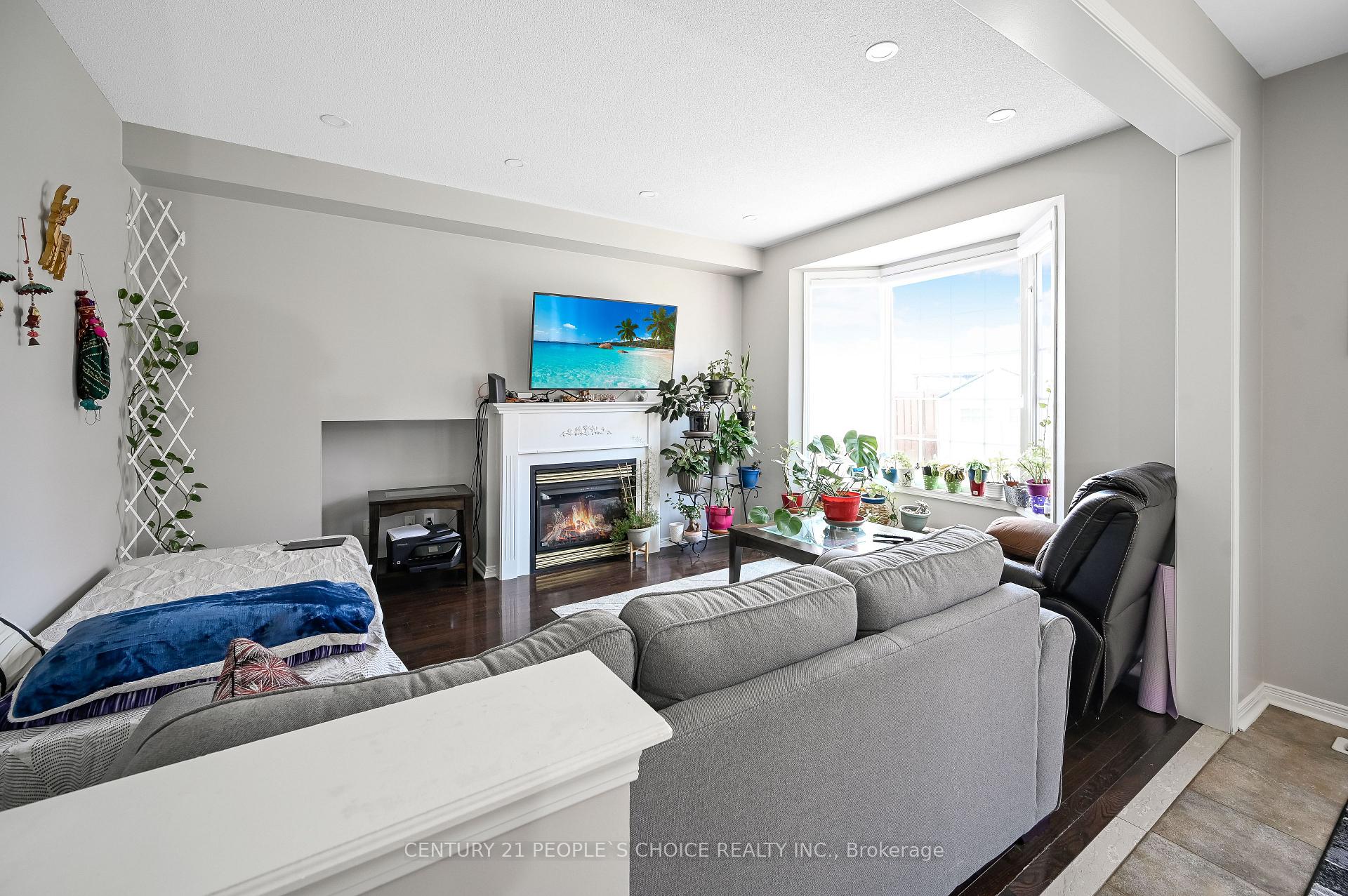 Photo 16 of 10 Ling Street, Ajax, Northwest Ajax — HOMEH