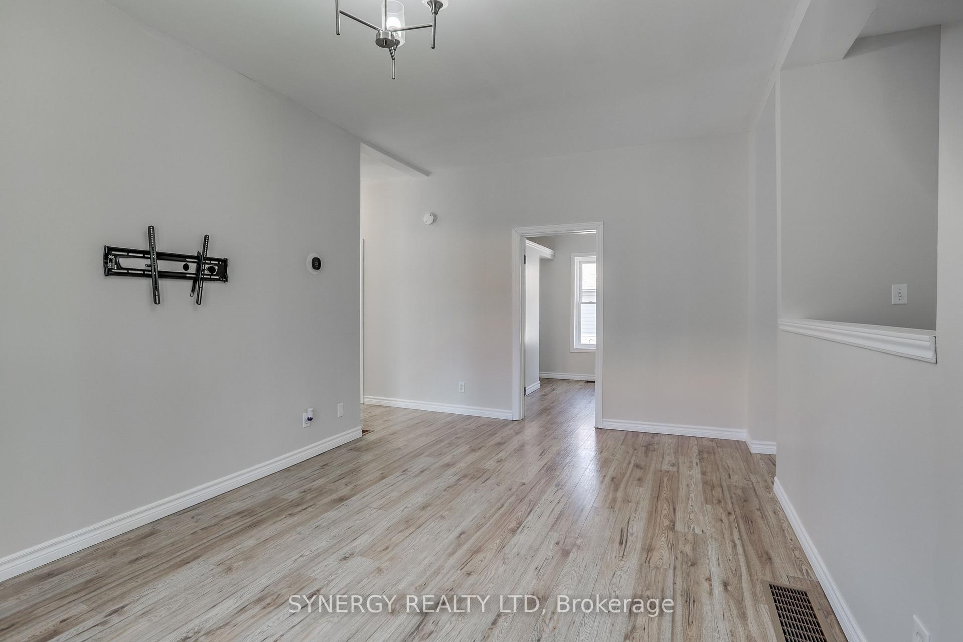 Photo 16 of 473 Front Street, Warwick, Watford — HOMEH