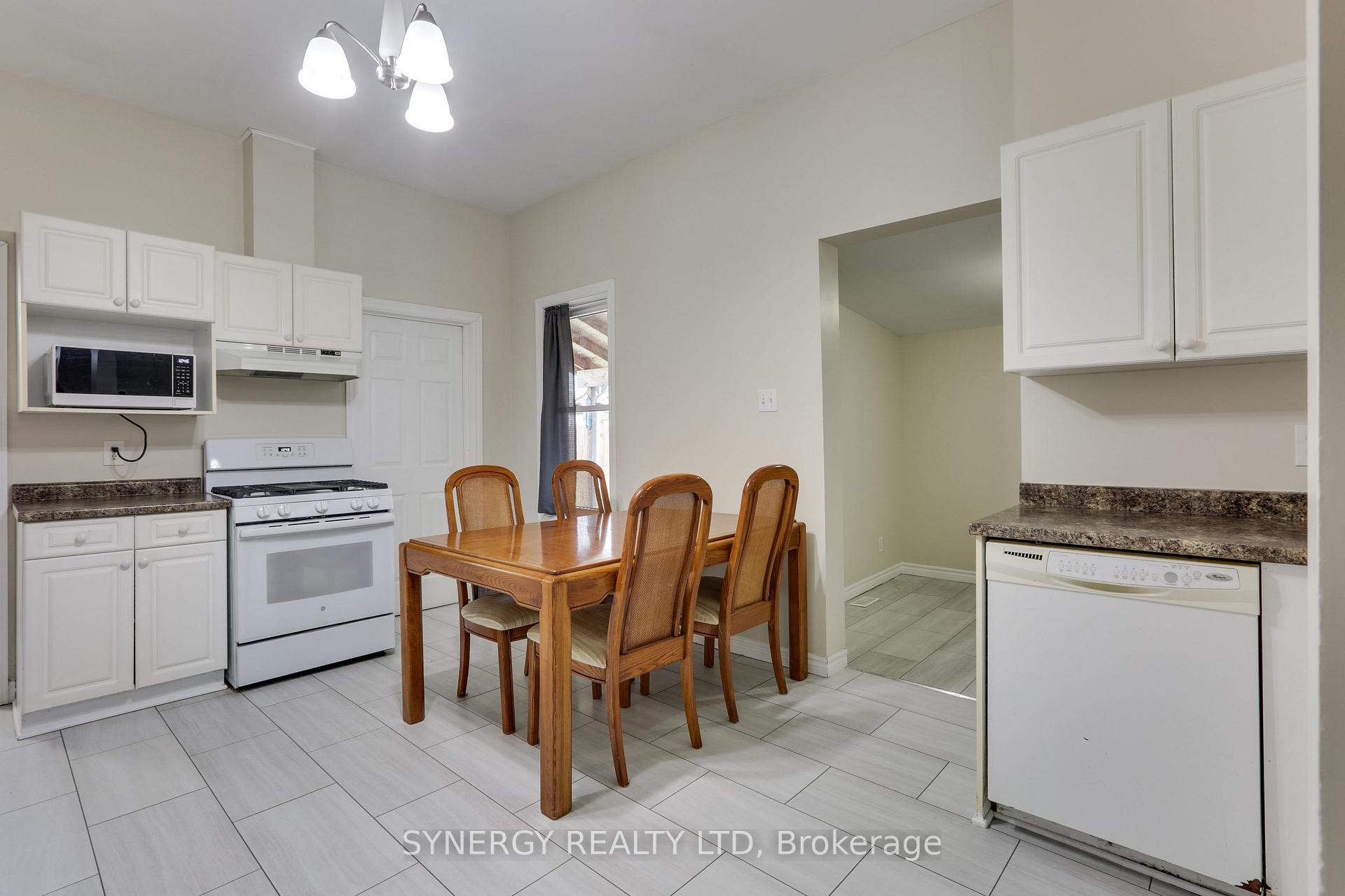 Photo 32 of 473 Front Street, Warwick, Watford — HOMEH