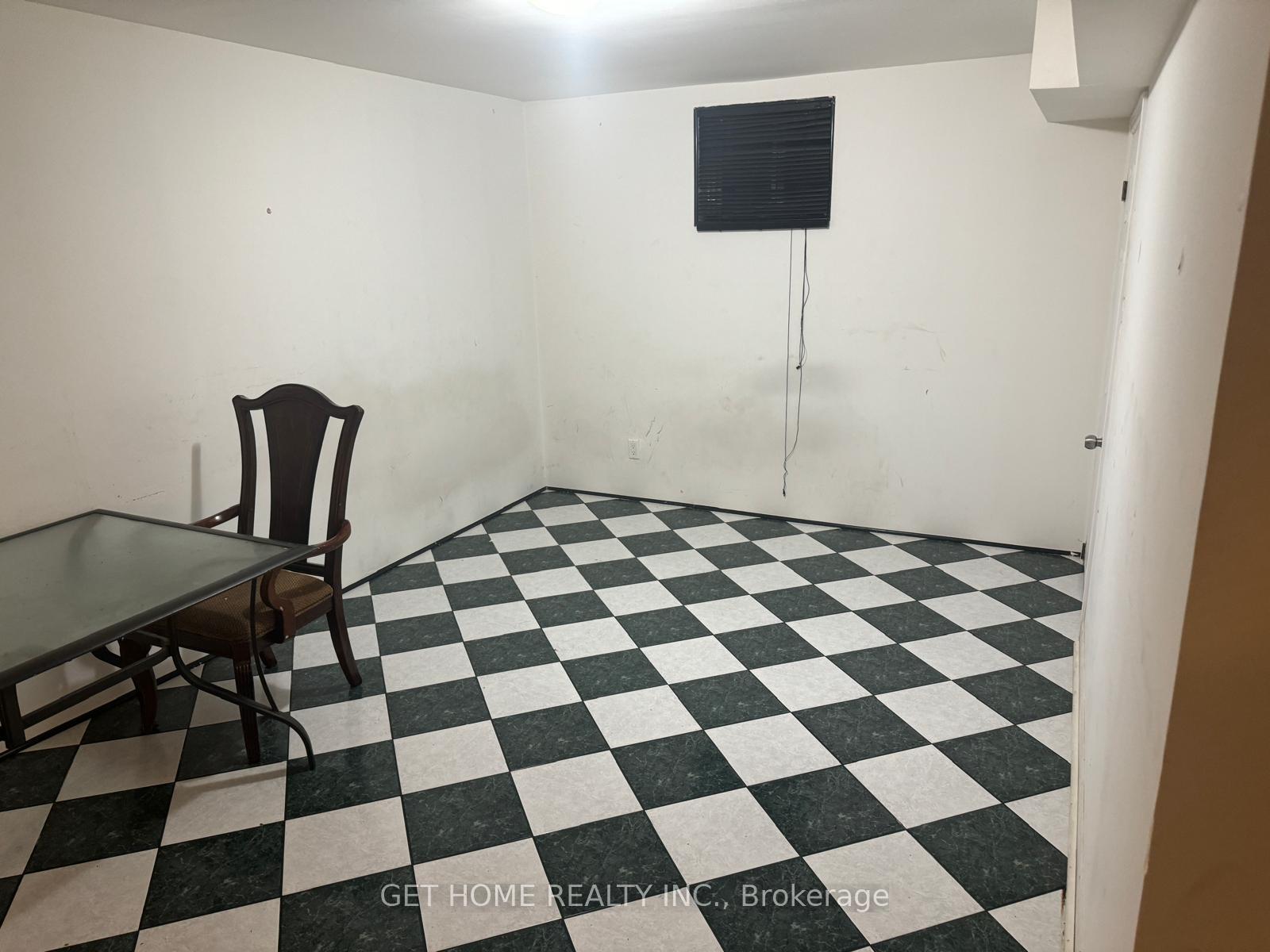 Photo 11 of Unit #Bsmt, 4 St George's Place, Brampton, Northwood Park — HOMEH