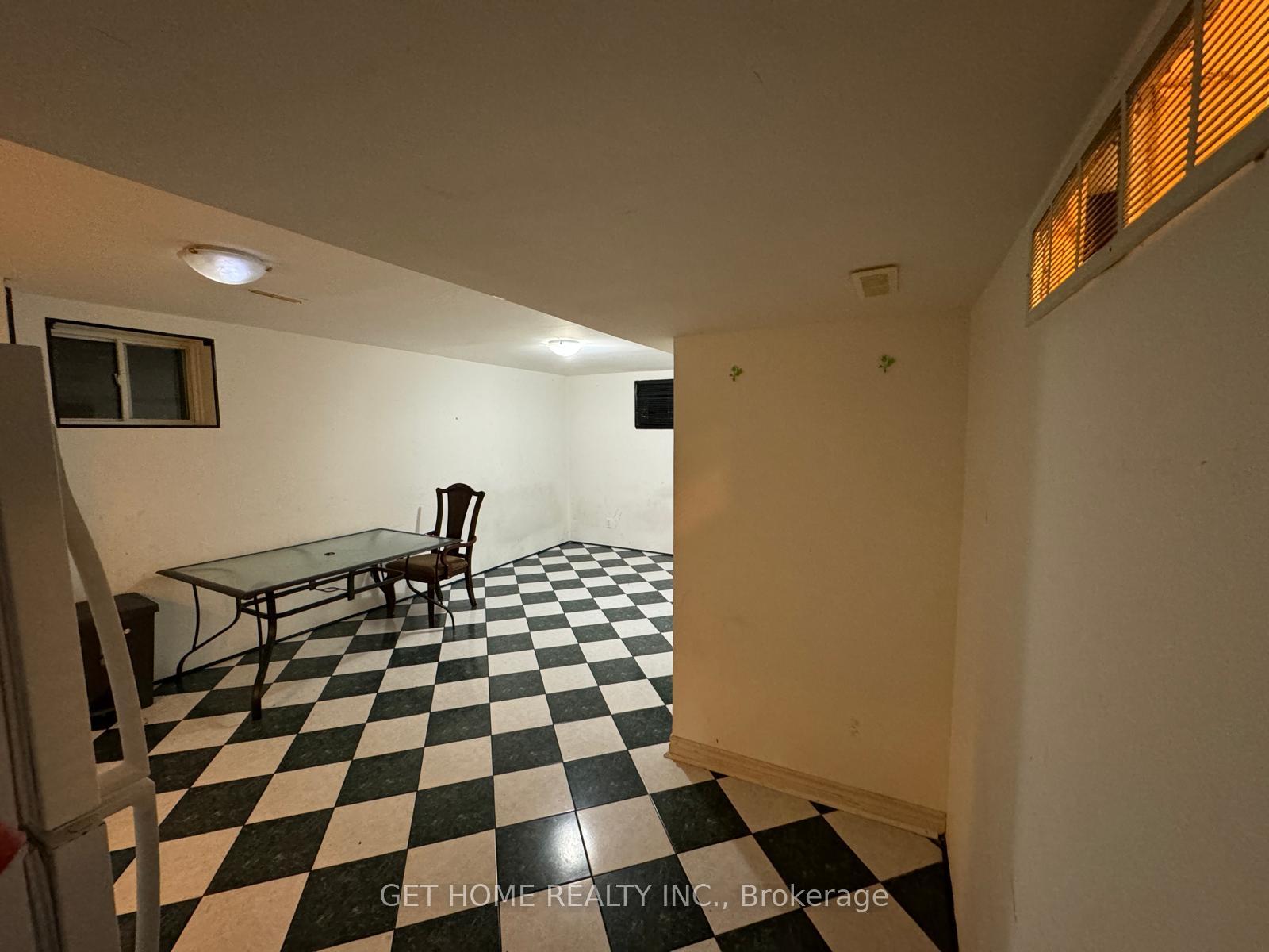 Photo 8 of Unit #Bsmt, 4 St George's Place, Brampton, Northwood Park — HOMEH