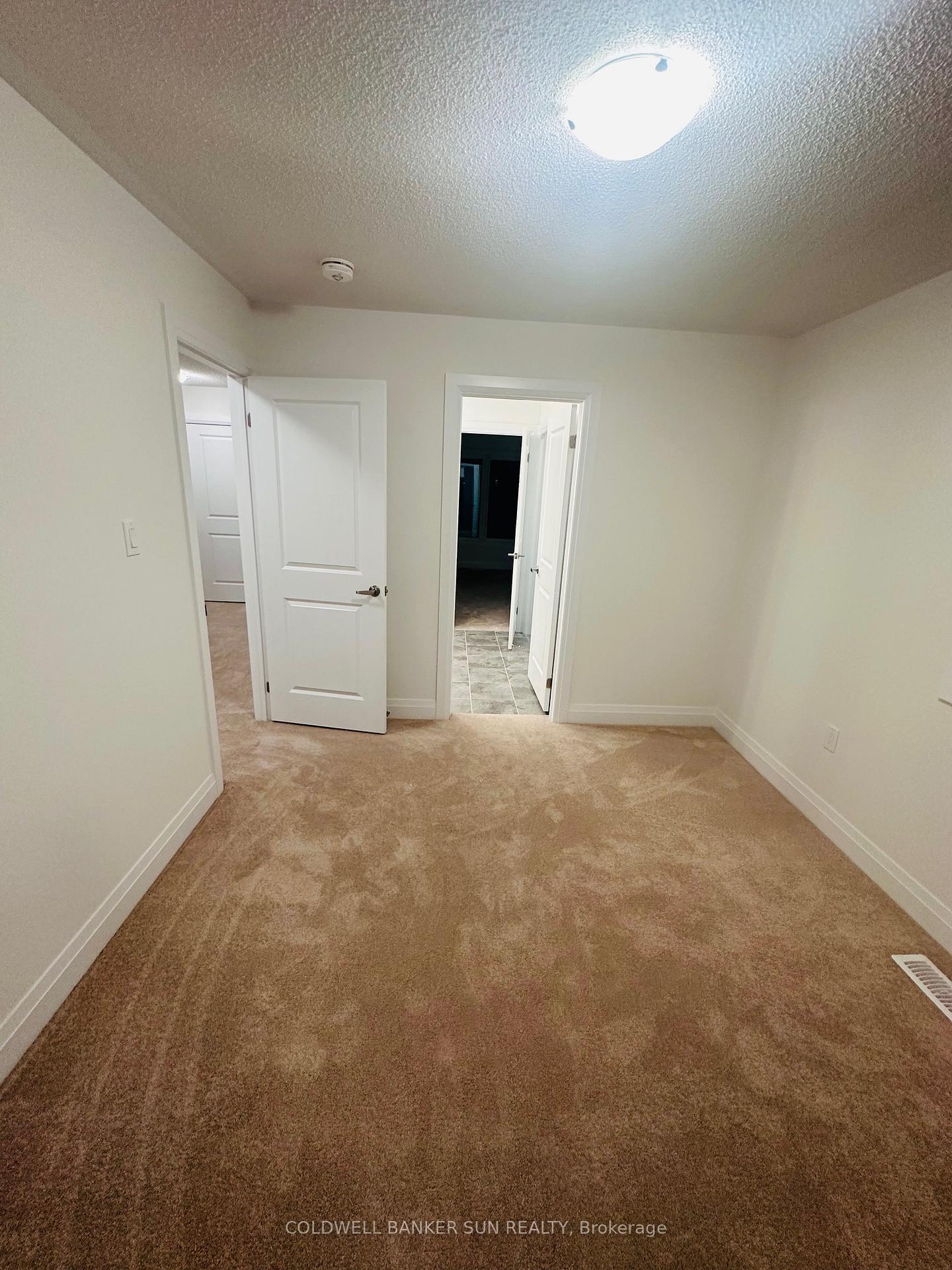 Photo 32 of 619 Windwood Drive, Hamilton, Binbrook — HOMEH