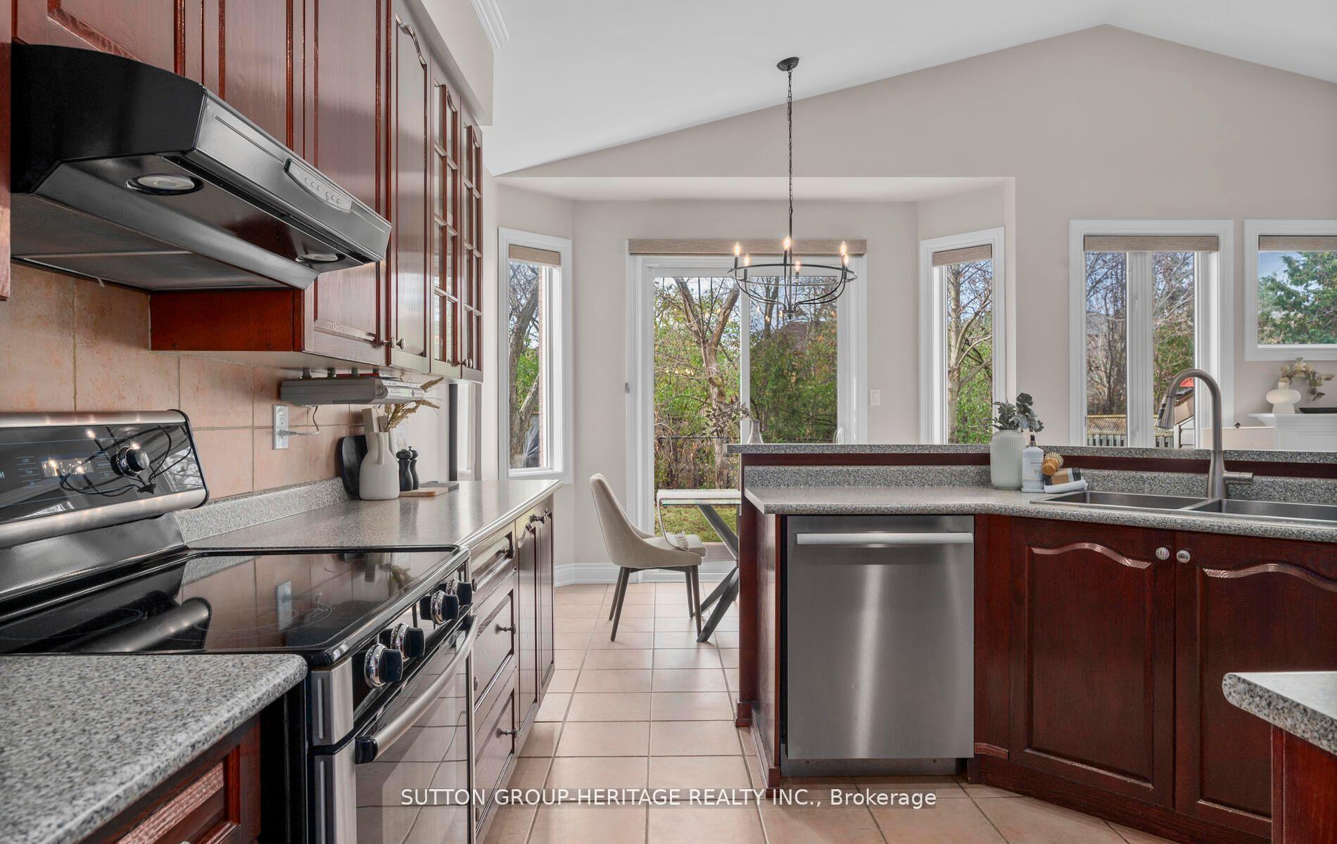 Photo 17 of 1776 Autumn Crescent, Pickering, Amberlea — HOMEH