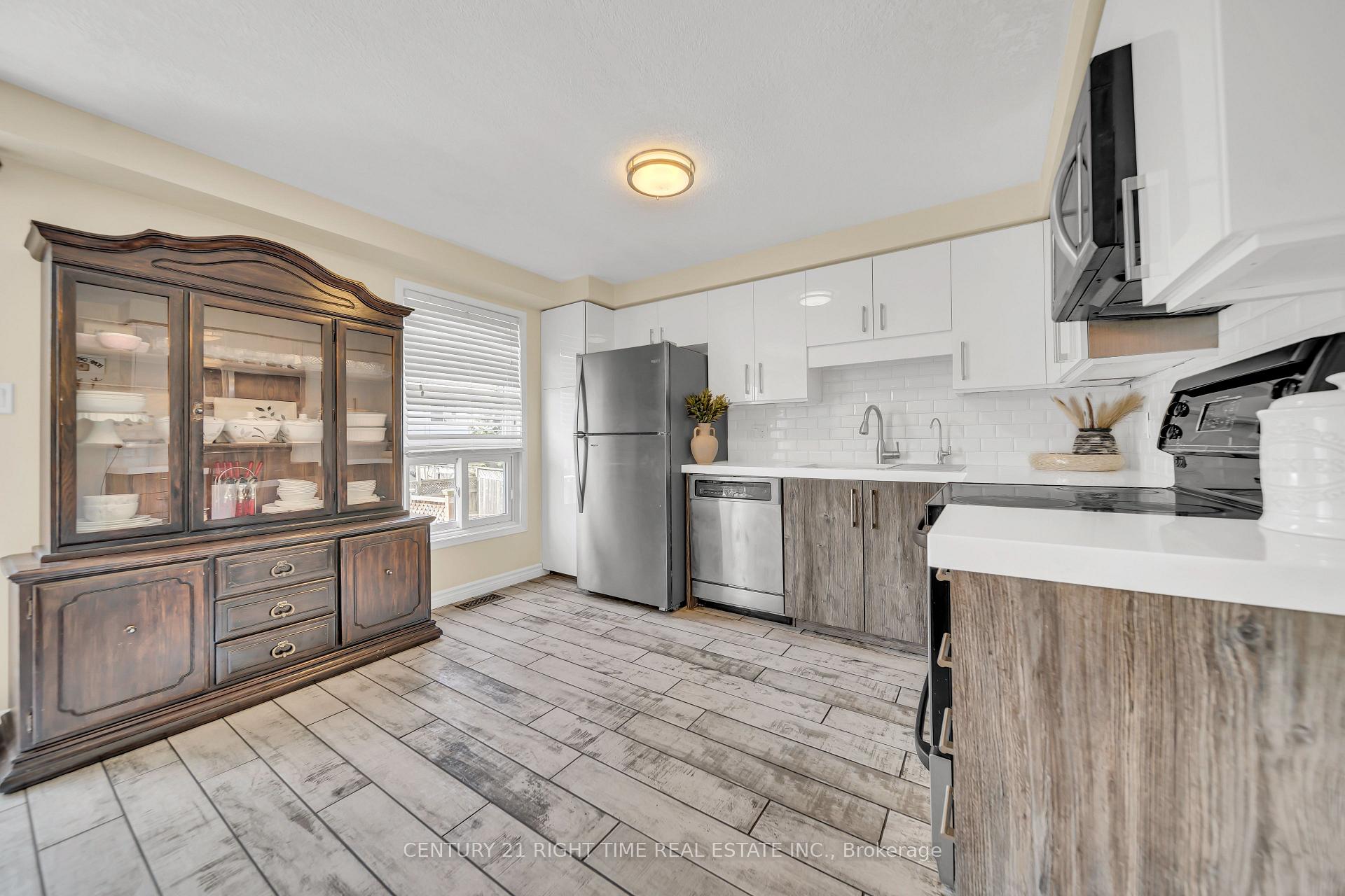 Photo 5 of 105 Max Becker Drive, Kitchener — HOMEH