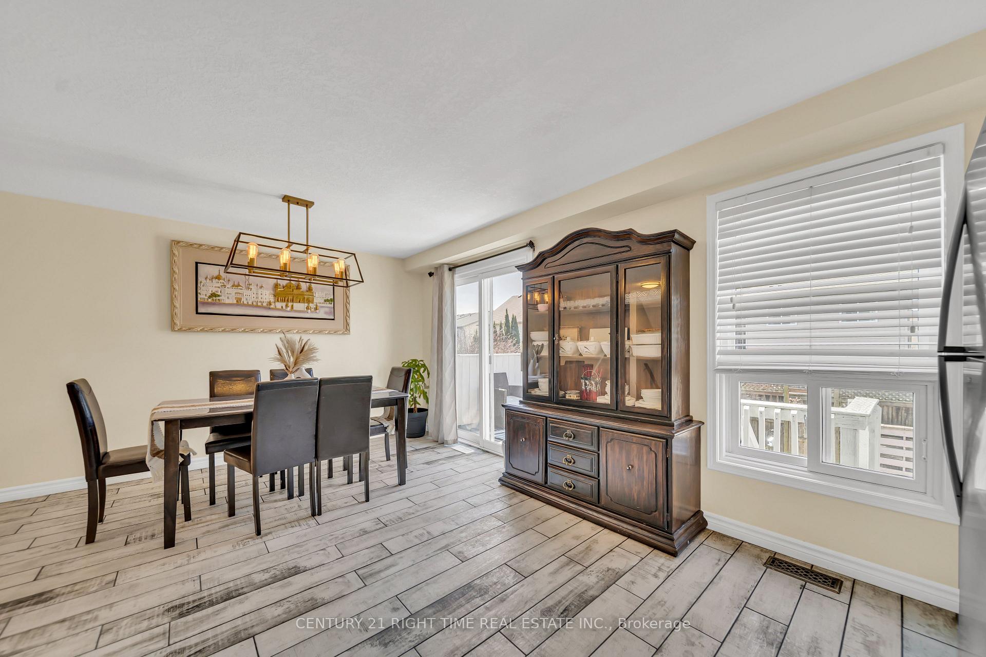 Photo 23 of 105 Max Becker Drive, Kitchener — HOMEH