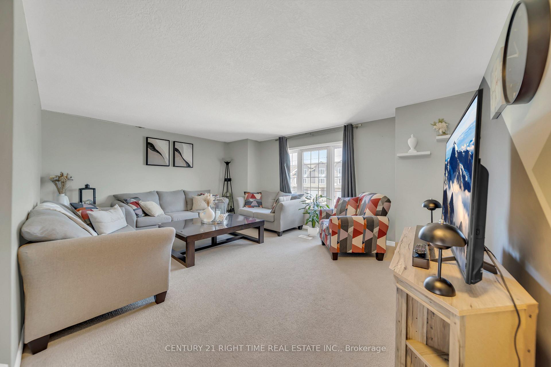 Photo 18 of 105 Max Becker Drive, Kitchener — HOMEH