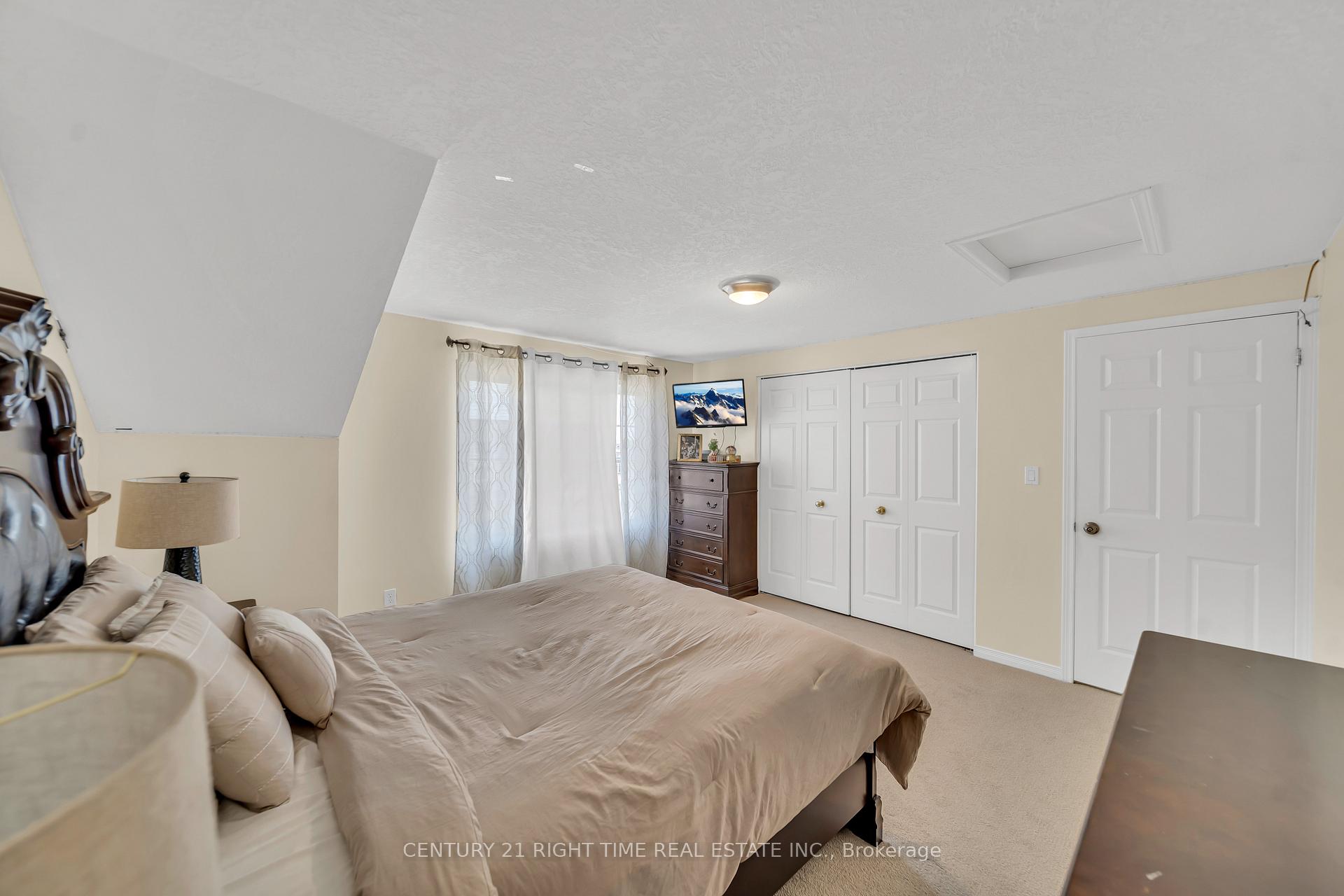 Photo 30 of 105 Max Becker Drive, Kitchener — HOMEH