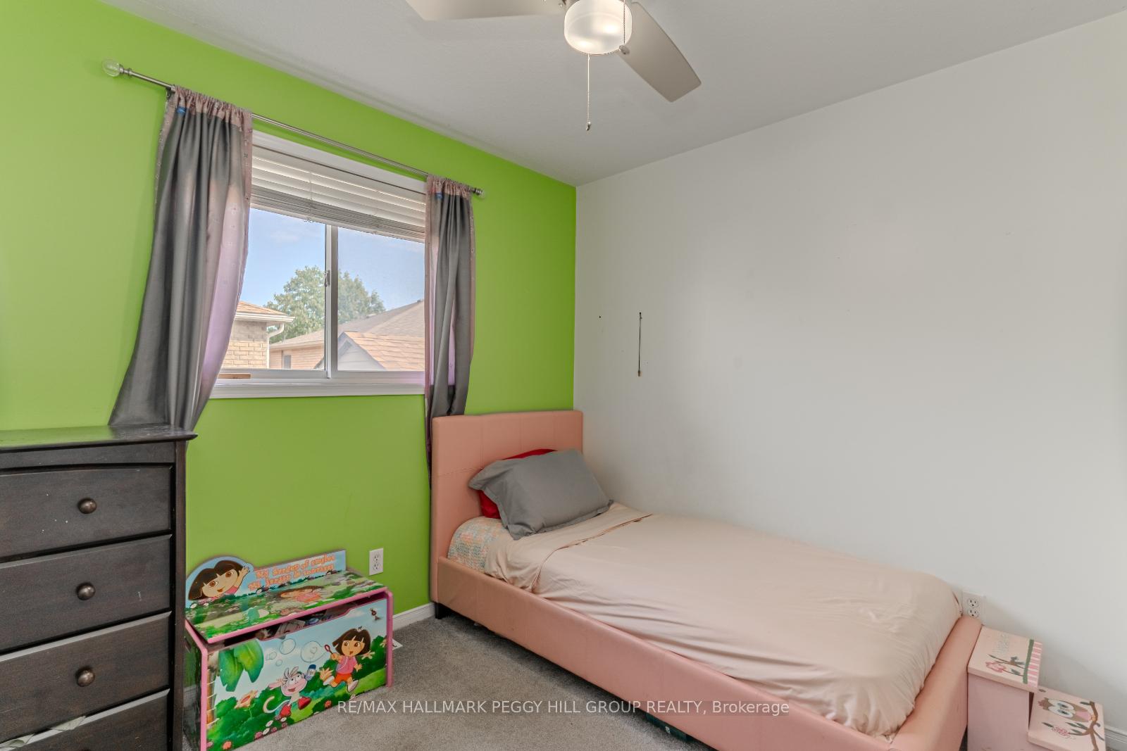 Photo 5 of 62 Nicole Marie Avenue, Barrie, East Bayfield — HOMEH