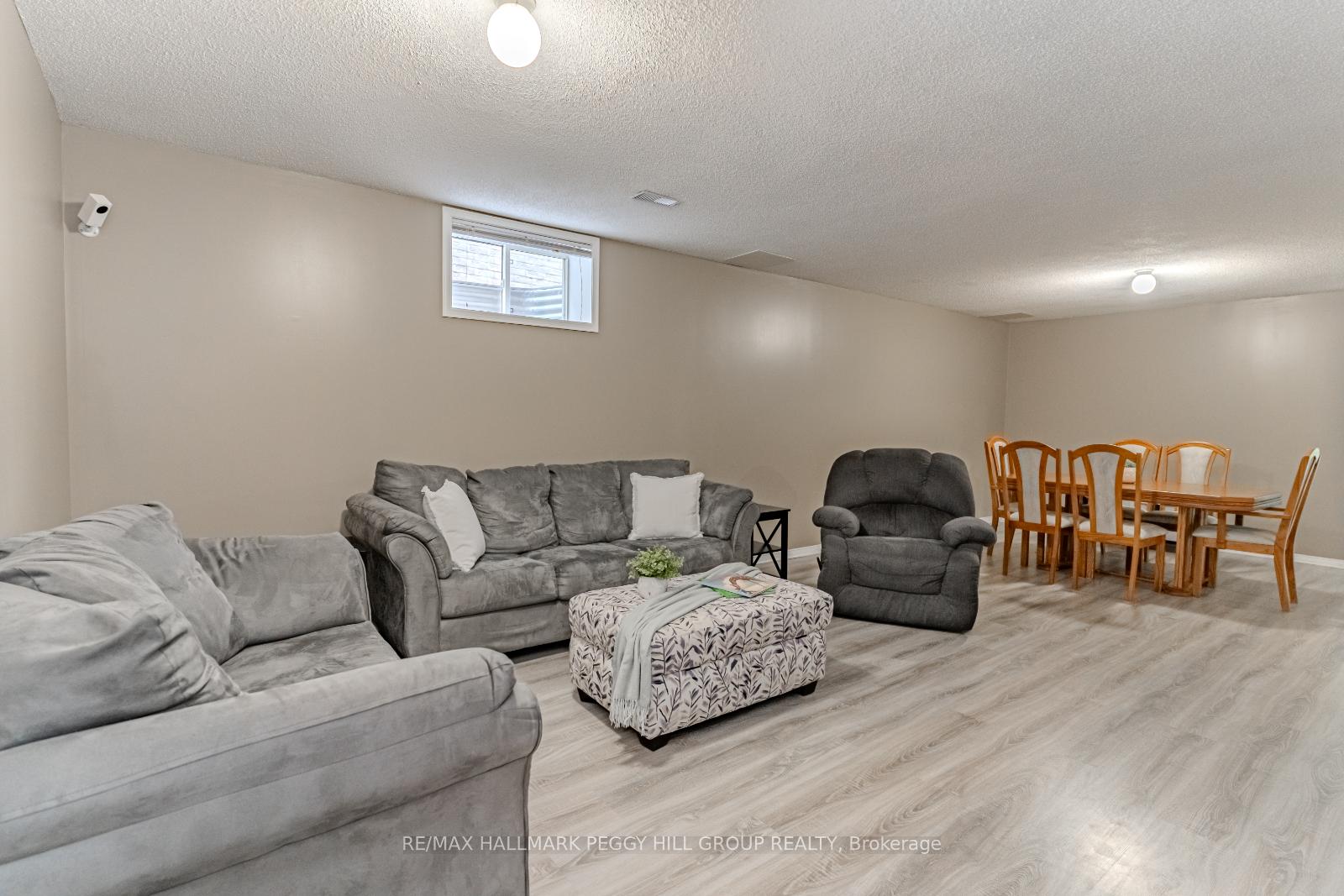 Photo 18 of 62 Nicole Marie Avenue, Barrie, East Bayfield — HOMEH