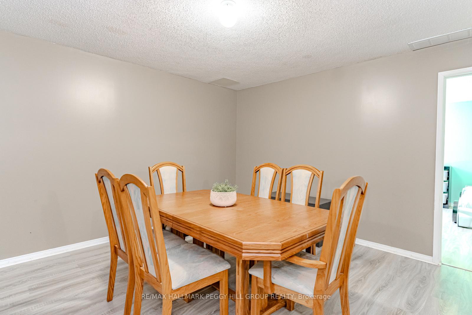 Photo 13 of 62 Nicole Marie Avenue, Barrie, East Bayfield — HOMEH