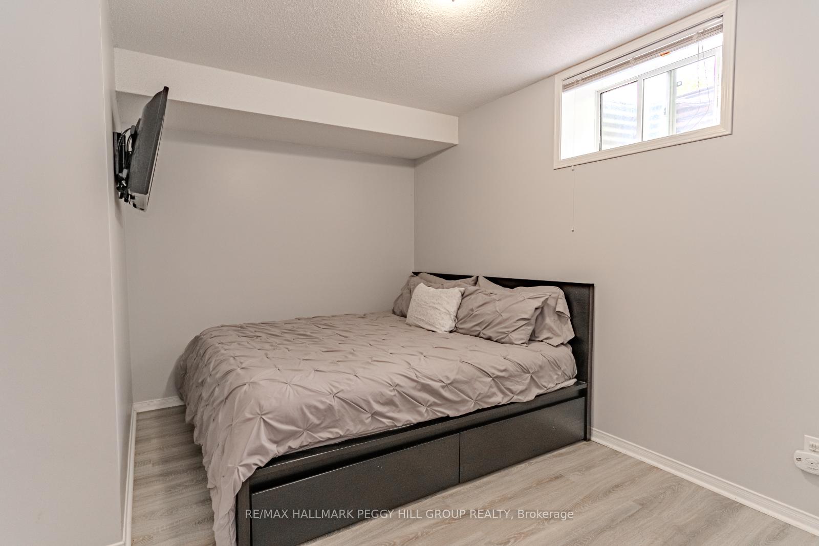 Photo 7 of 62 Nicole Marie Avenue, Barrie, East Bayfield — HOMEH