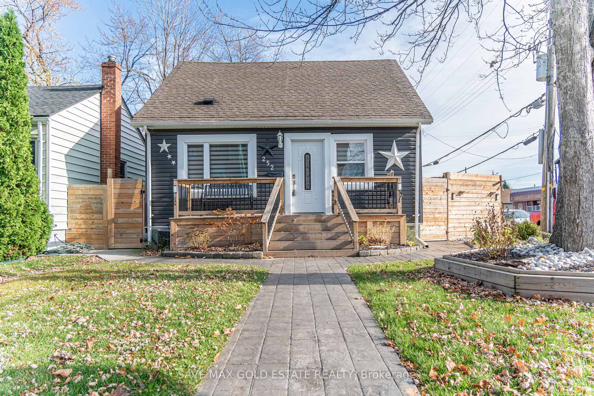 Photo 4 of 252 Walter Avenue N, Hamilton, Normanhurst — HOMEH
