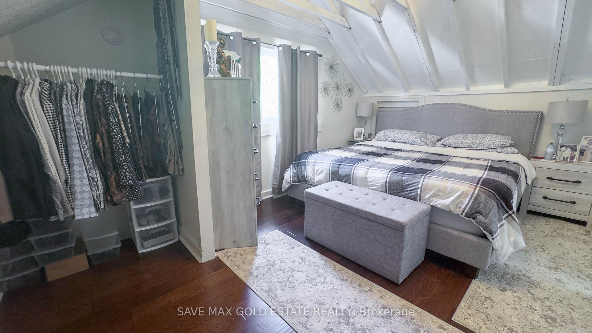 Photo 20 of 252 Walter Avenue N, Hamilton, Normanhurst — HOMEH
