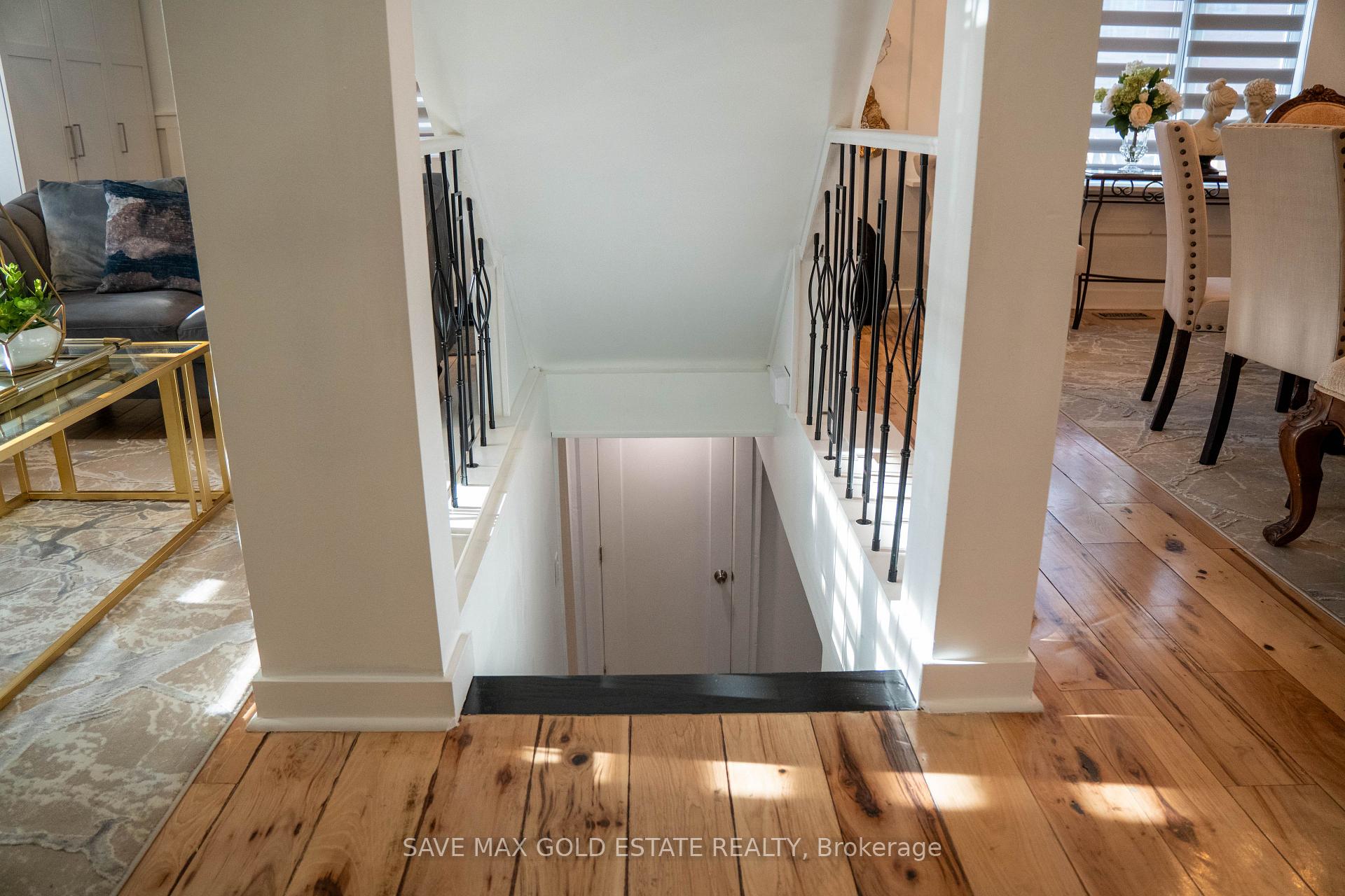 Photo 23 of 252 Walter Avenue N, Hamilton, Normanhurst — HOMEH