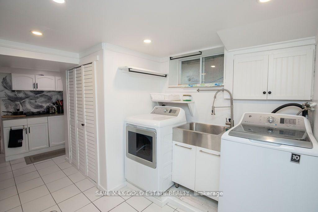 Photo 11 of 252 Walter Avenue N, Hamilton, Normanhurst — HOMEH