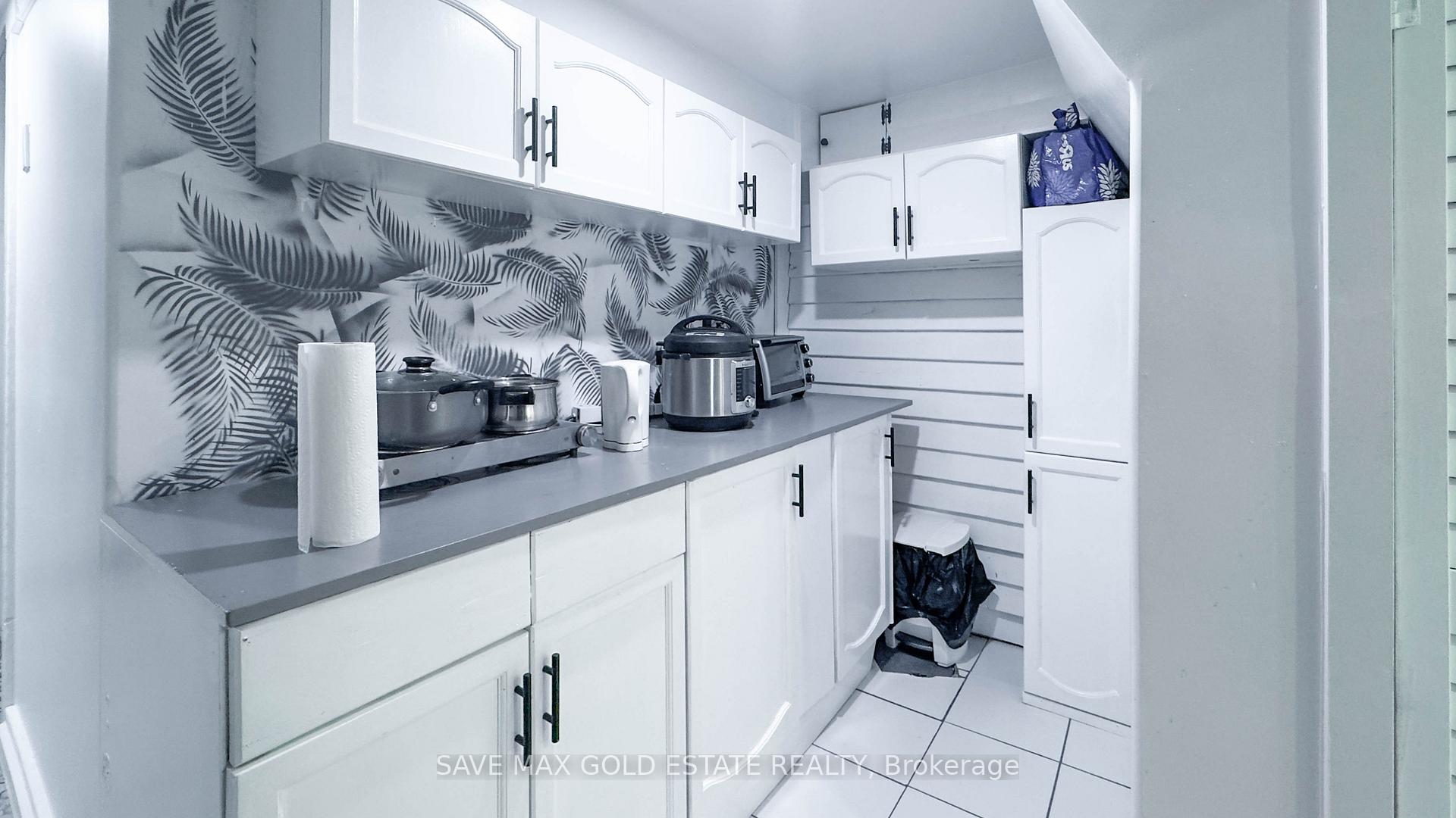 Photo 14 of 252 Walter Avenue N, Hamilton, Normanhurst — HOMEH