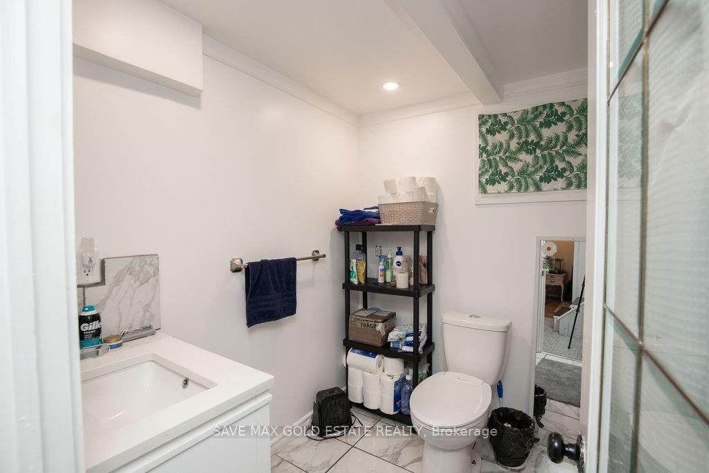 Photo 21 of 252 Walter Avenue N, Hamilton, Normanhurst — HOMEH