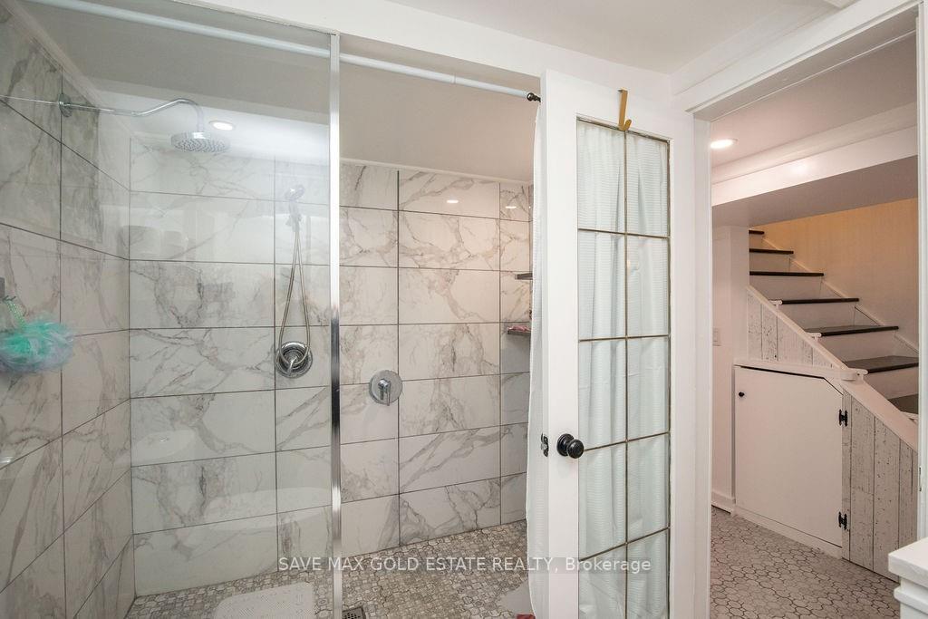 Photo 29 of 252 Walter Avenue N, Hamilton, Normanhurst — HOMEH