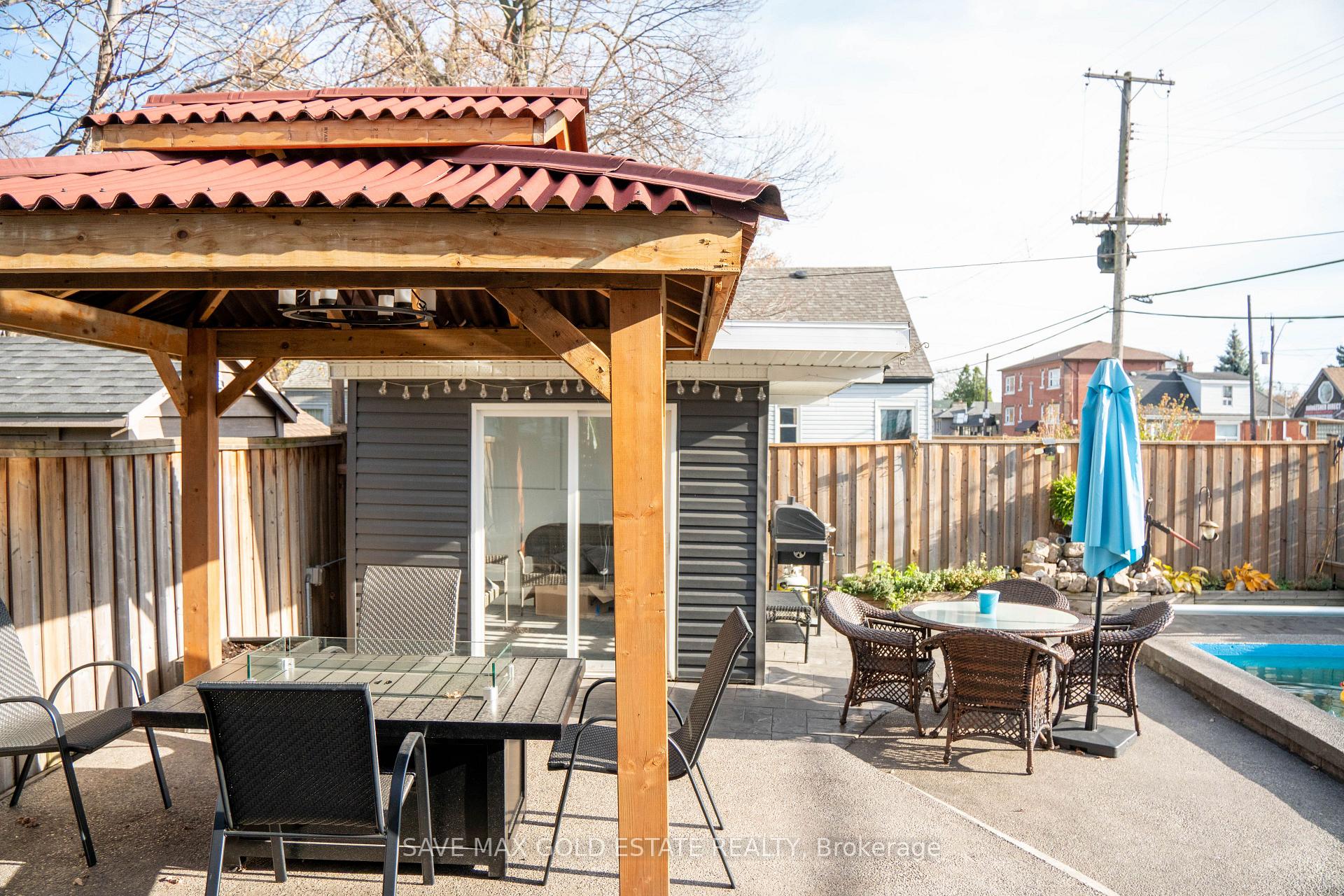 Photo 30 of 252 Walter Avenue N, Hamilton, Normanhurst — HOMEH