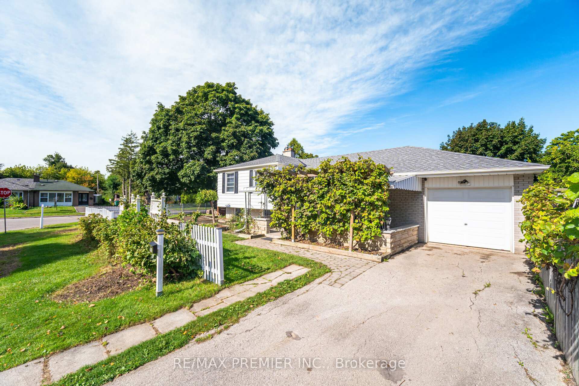 Front of 164 Avondale Boulevard