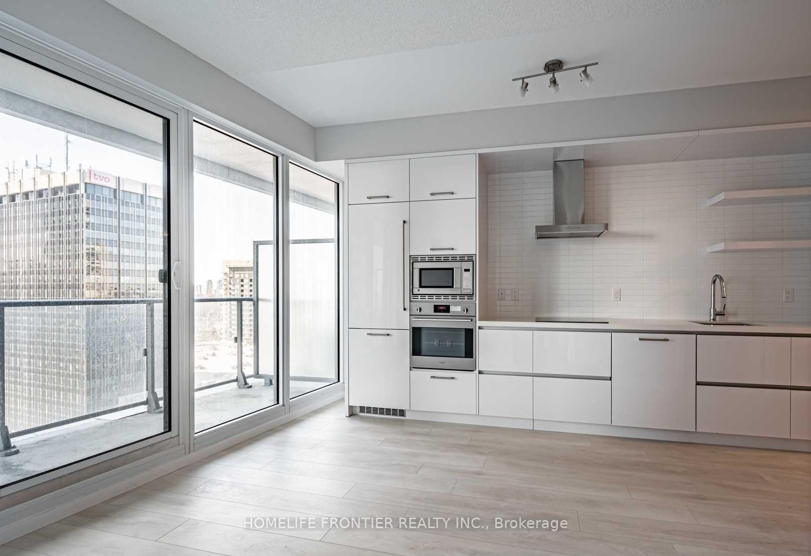 Photo 2 of Unit 4706, 2221 Yonge Street, Toronto, Mount Pleasant West — HOMEH
