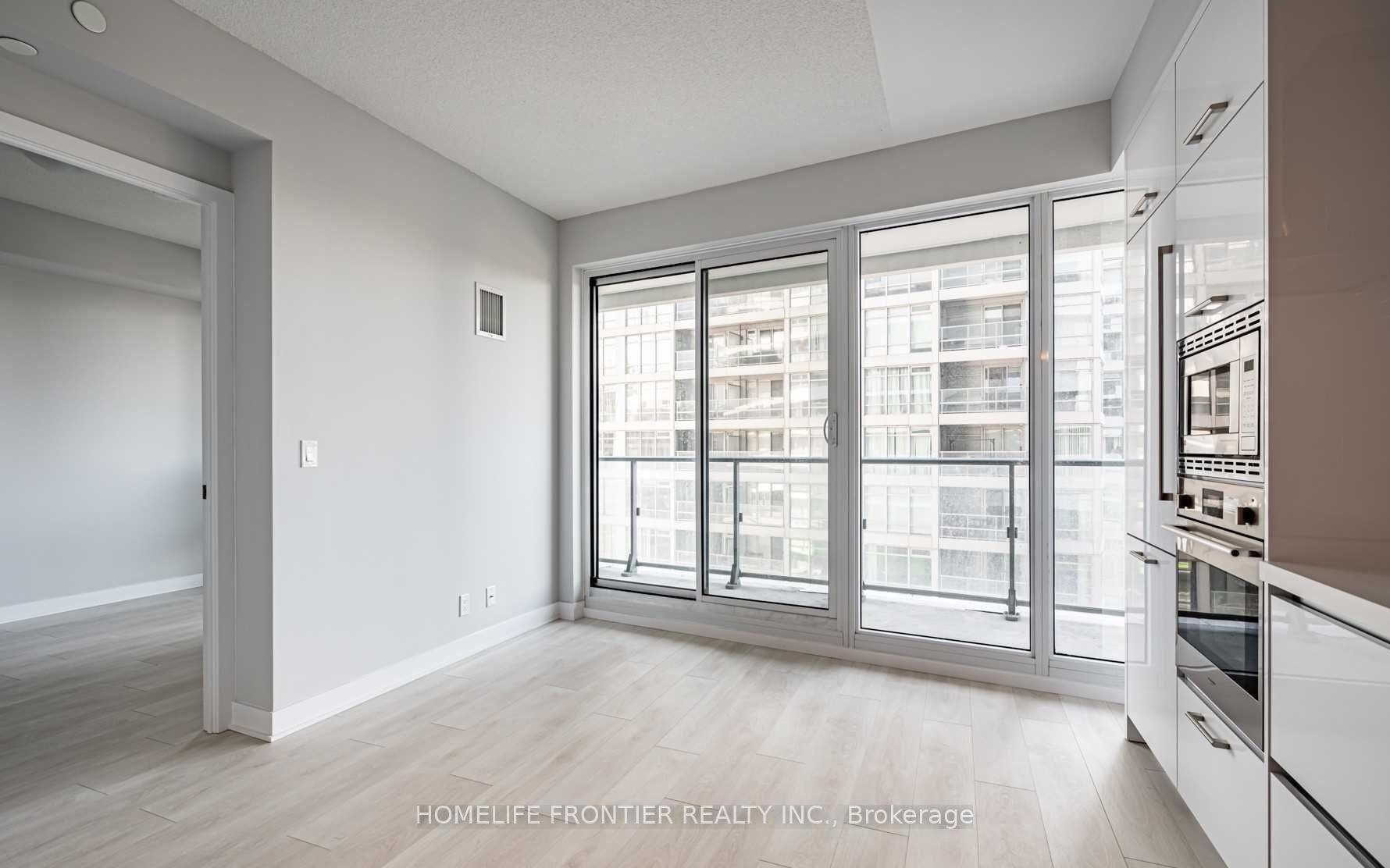 Photo 7 of Unit 4706, 2221 Yonge Street, Toronto, Mount Pleasant West — HOMEH