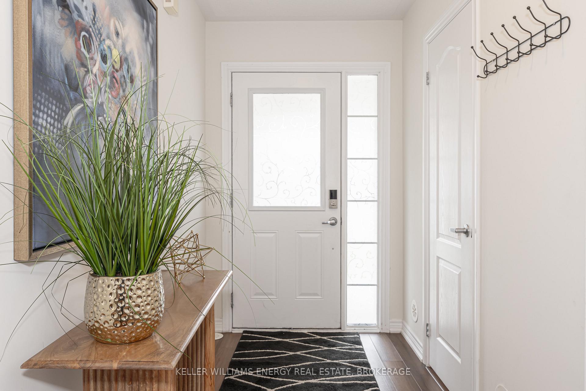 Photo 3 of 32 Tabaret Crescent, Oshawa, Windfields — HOMEH