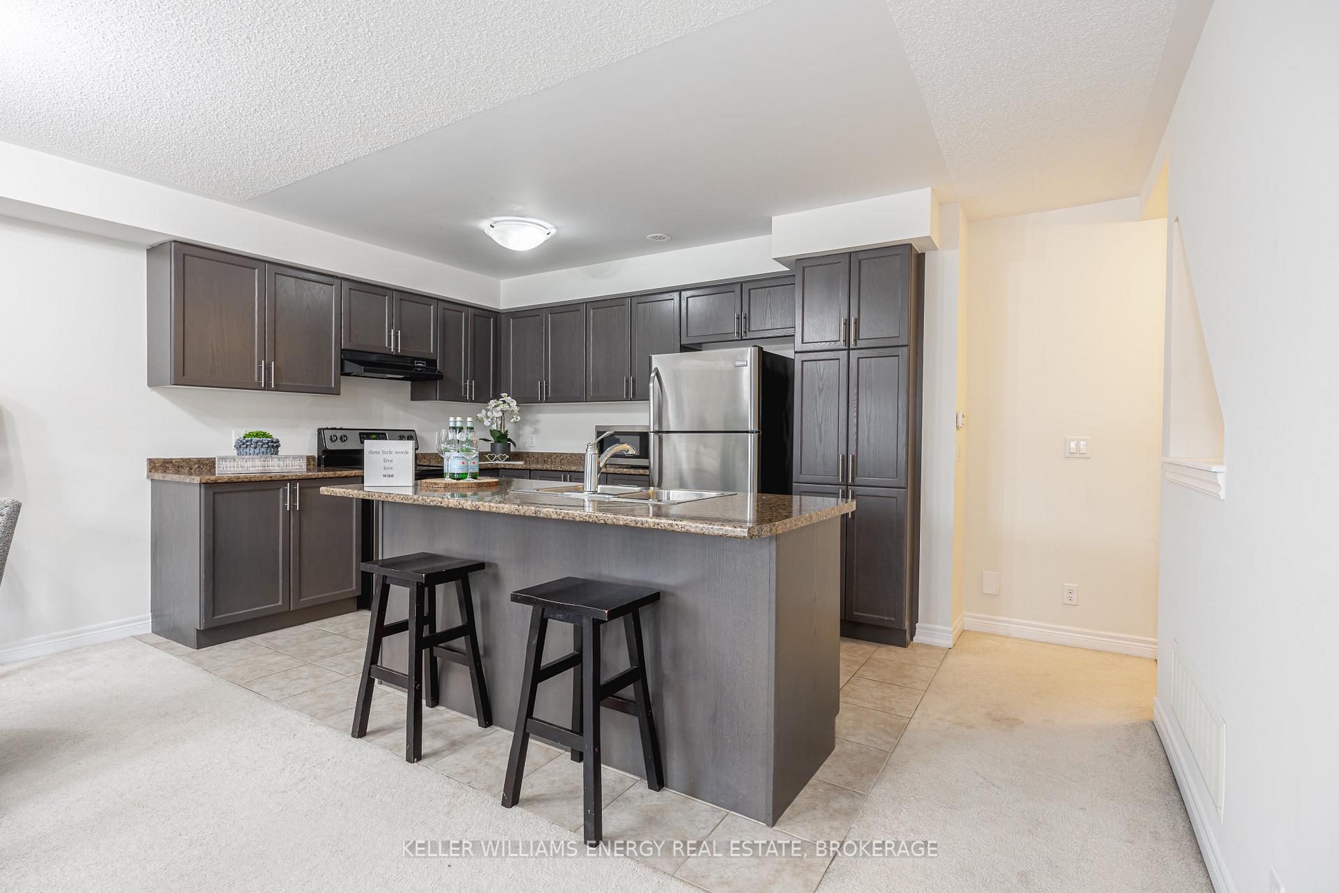 Photo 5 of 32 Tabaret Crescent, Oshawa, Windfields — HOMEH