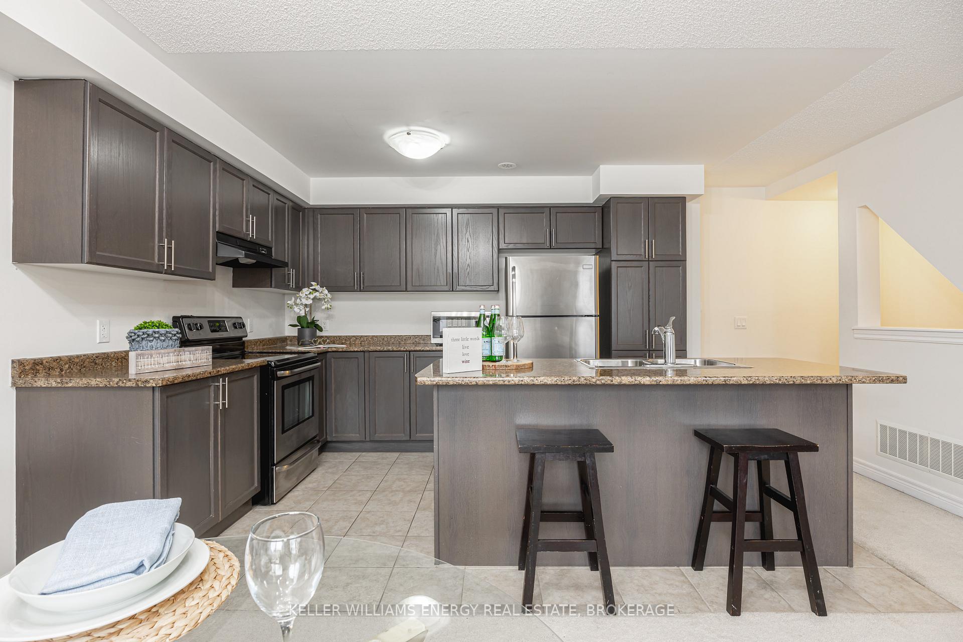 Photo 14 of 32 Tabaret Crescent, Oshawa, Windfields — HOMEH