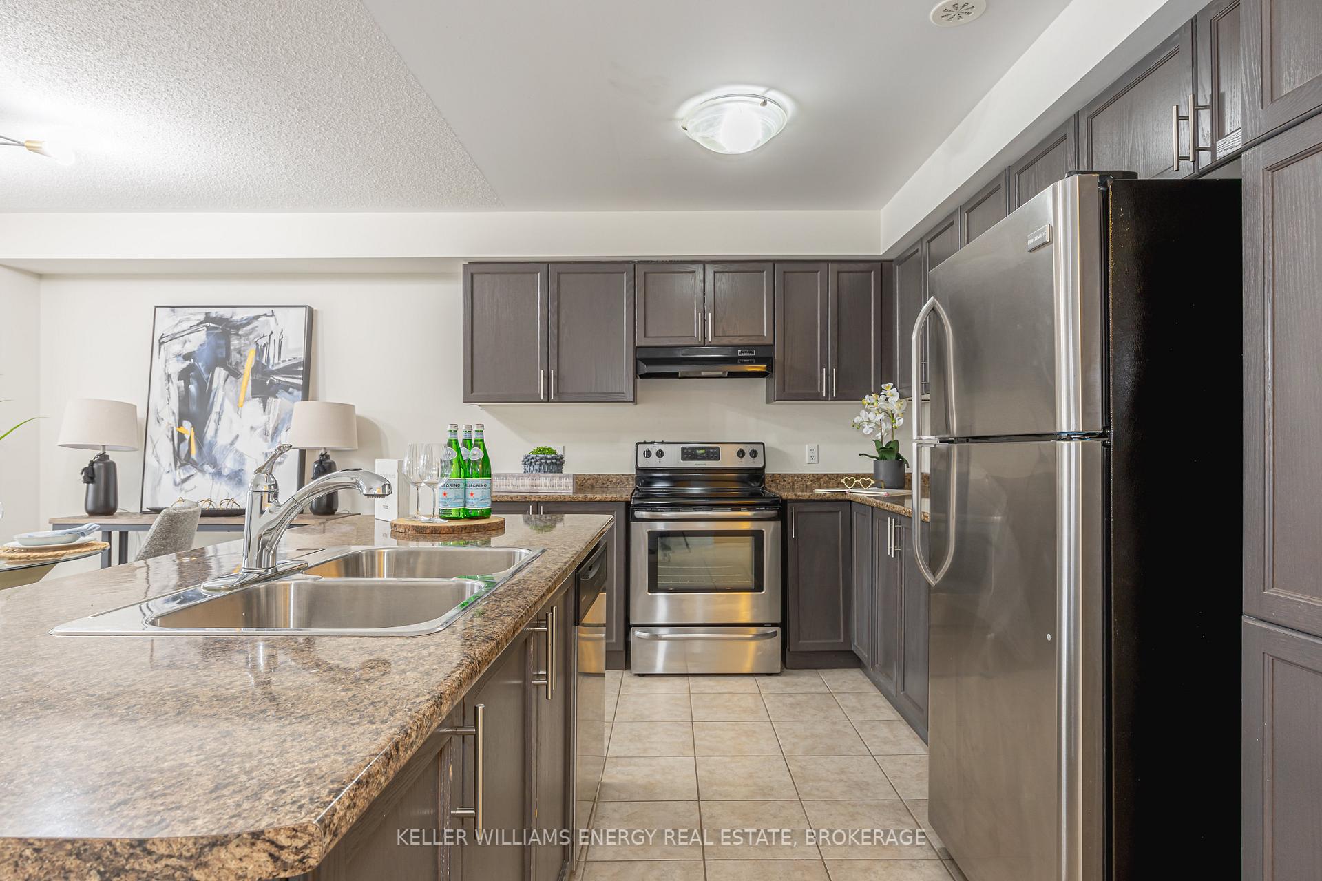 Photo 8 of 32 Tabaret Crescent, Oshawa, Windfields — HOMEH