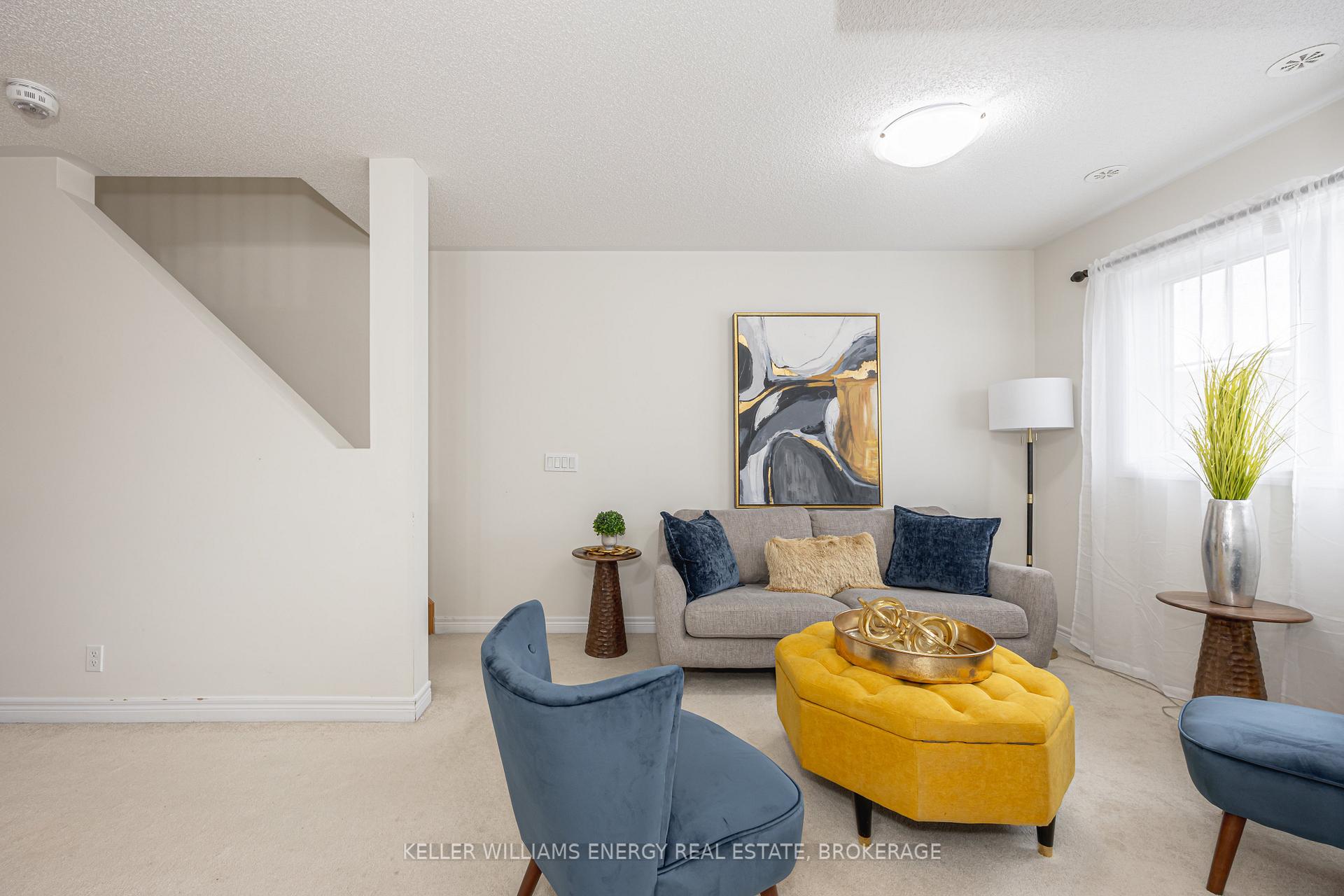 Photo 12 of 32 Tabaret Crescent, Oshawa, Windfields — HOMEH