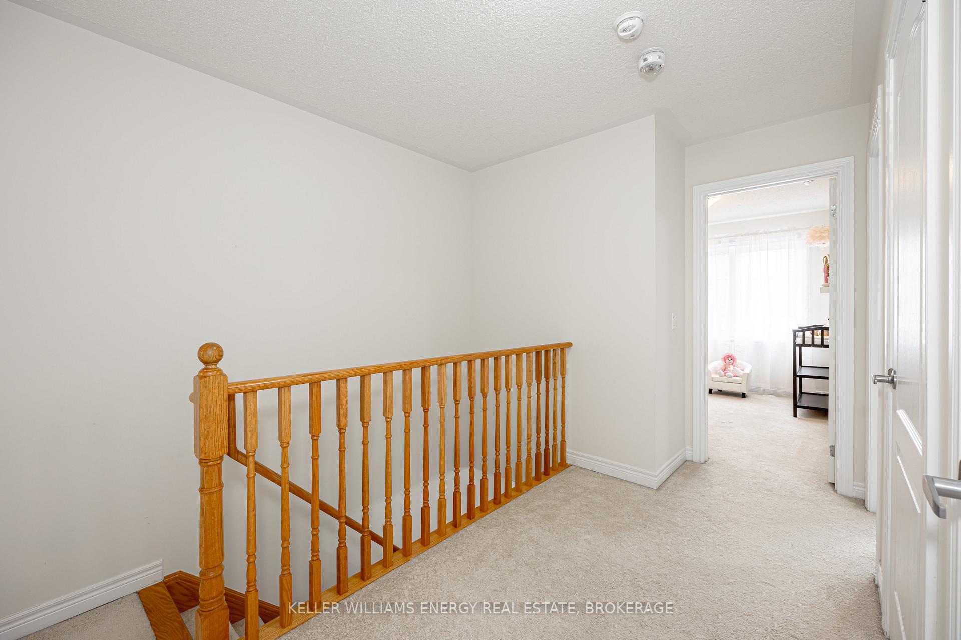 Photo 16 of 32 Tabaret Crescent, Oshawa, Windfields — HOMEH