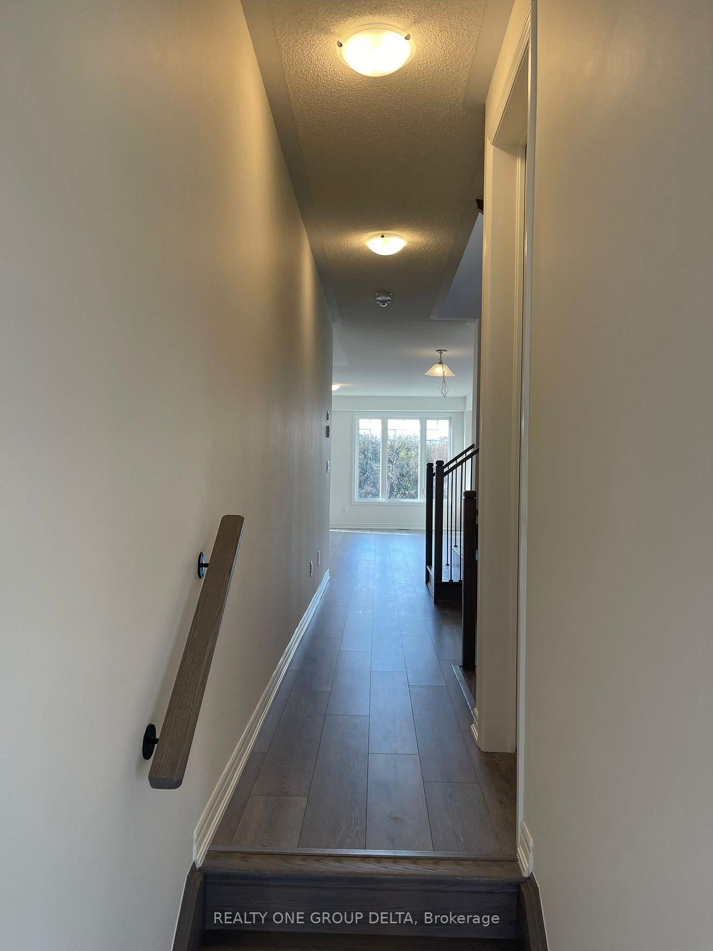 Photo 3 of 132 Greer Street, Barrie, Rural Barrie Southeast — HOMEH