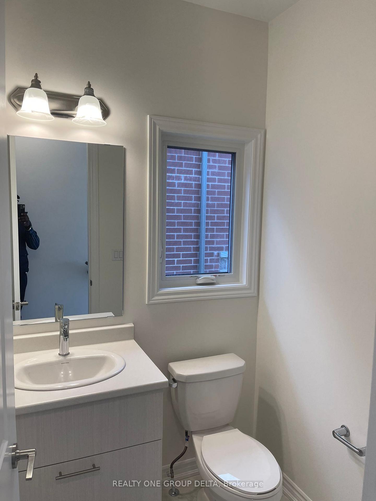 Photo 6 of 132 Greer Street, Barrie, Rural Barrie Southeast — HOMEH
