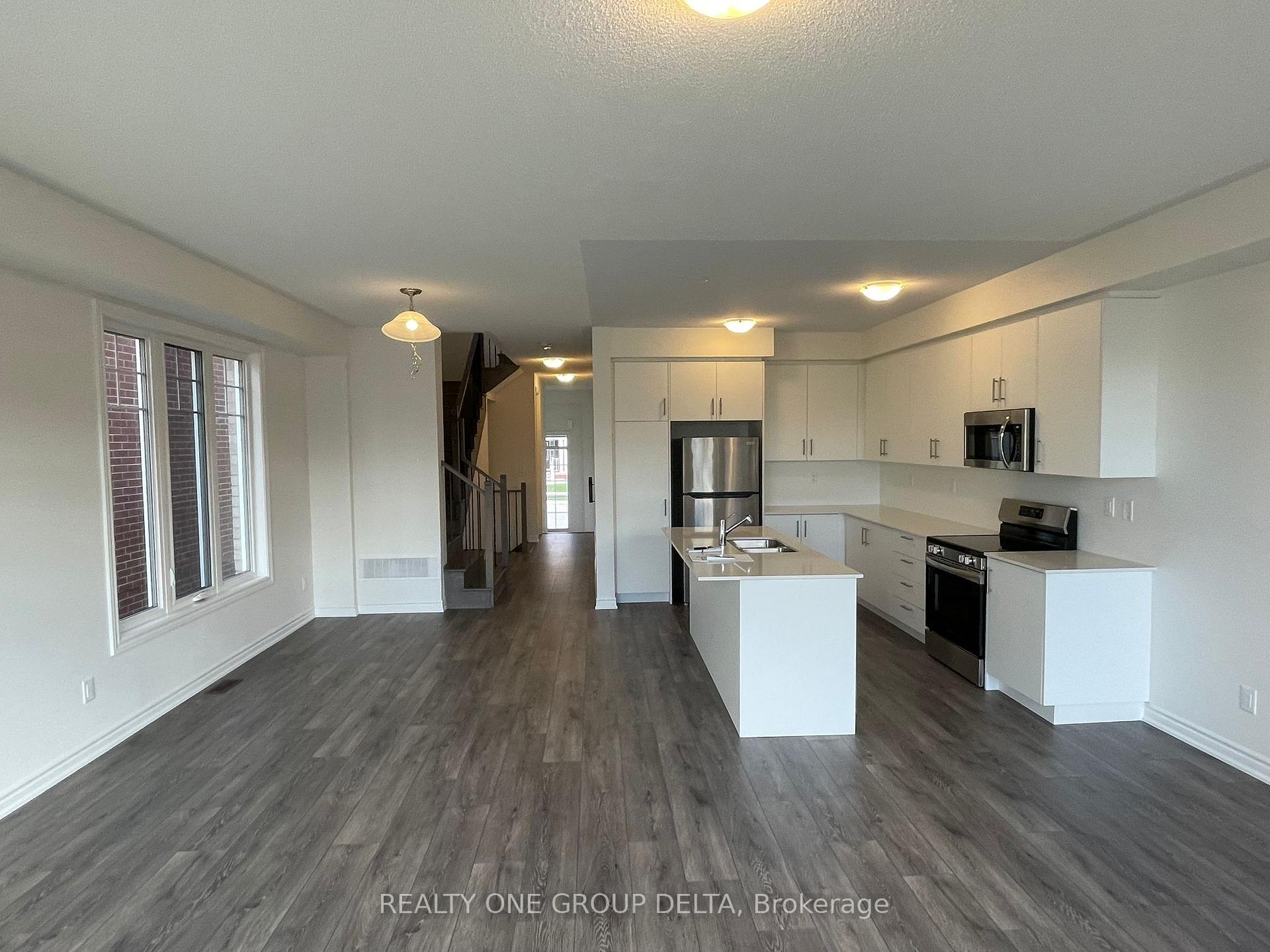 Photo 14 of 132 Greer Street, Barrie, Rural Barrie Southeast — HOMEH