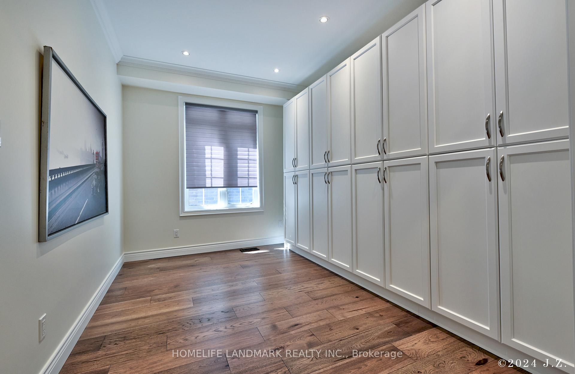 Photo 3 of 57 Castleglen Boulevard, Markham, Berczy — HOMEH