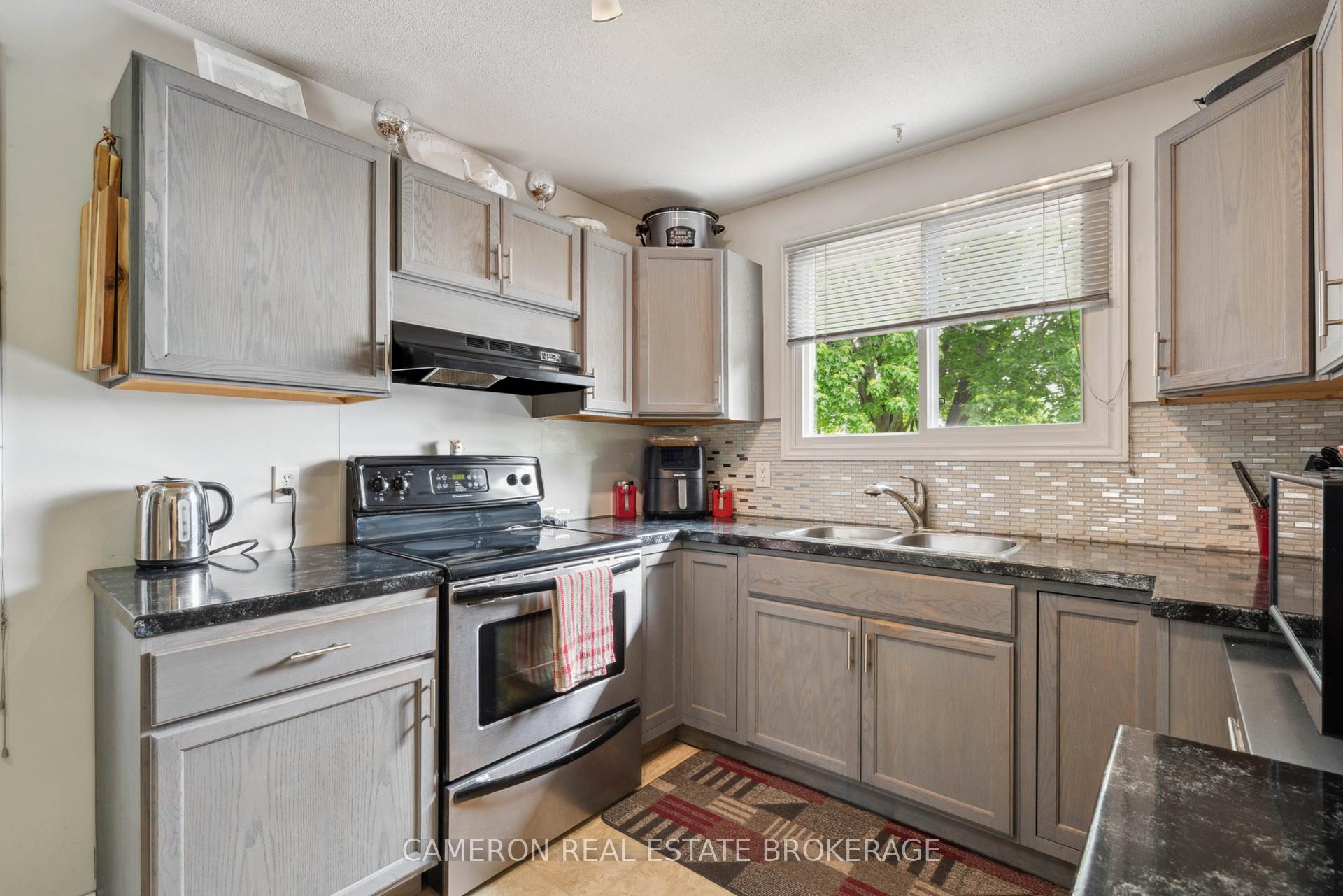 Photo 11 of 680 Glengarry Boulevard, Cornwall — HOMEH