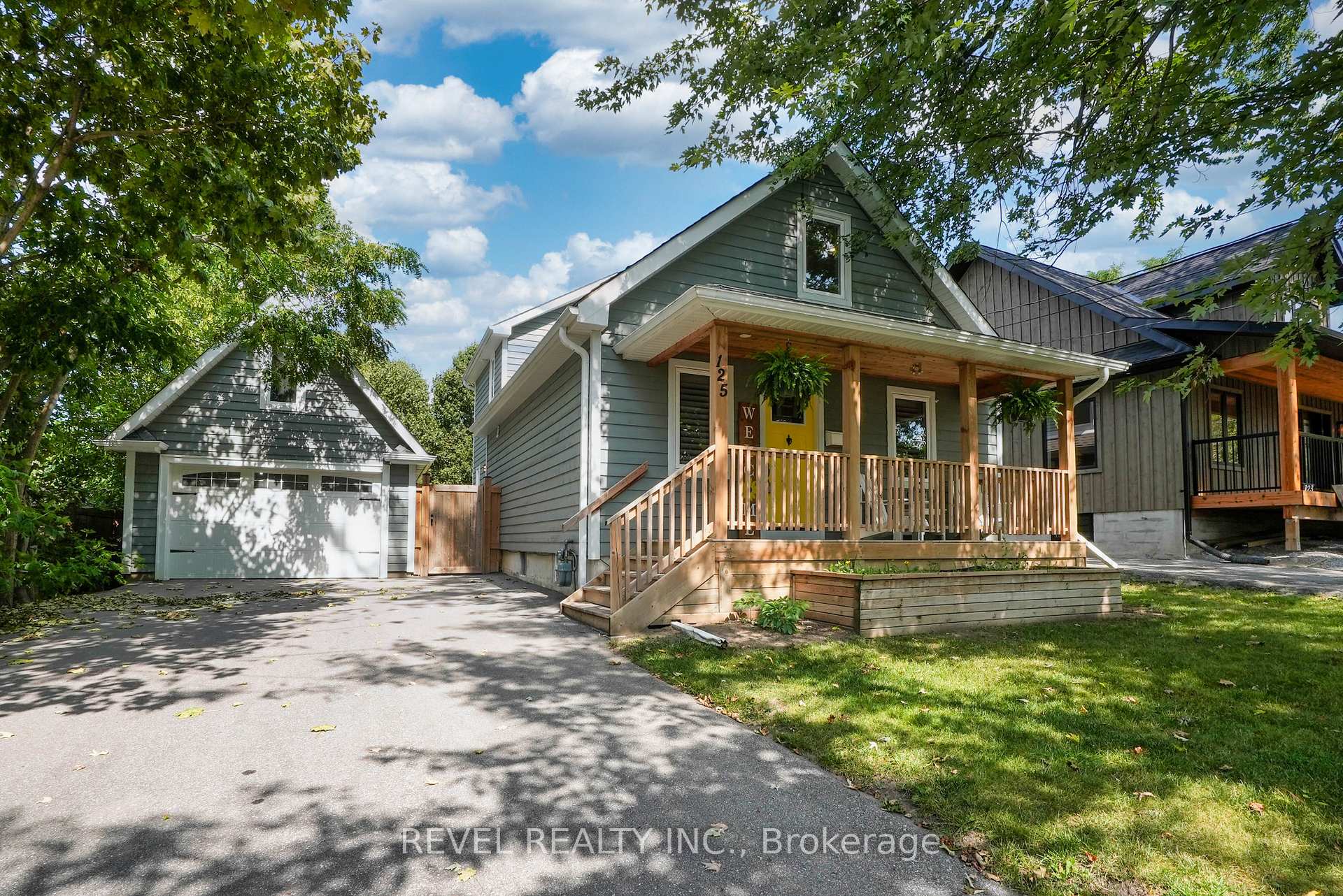 Photo 2 of 125 Dundonald Street, Barrie, Codrington — HOMEH